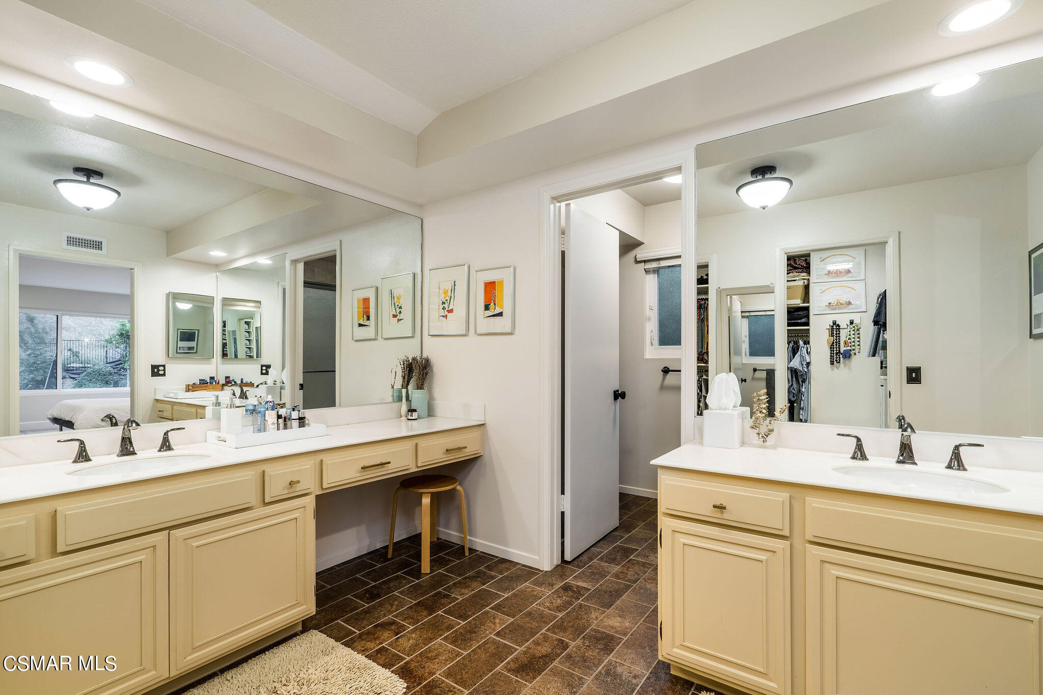 1588 Valecroft Avenue