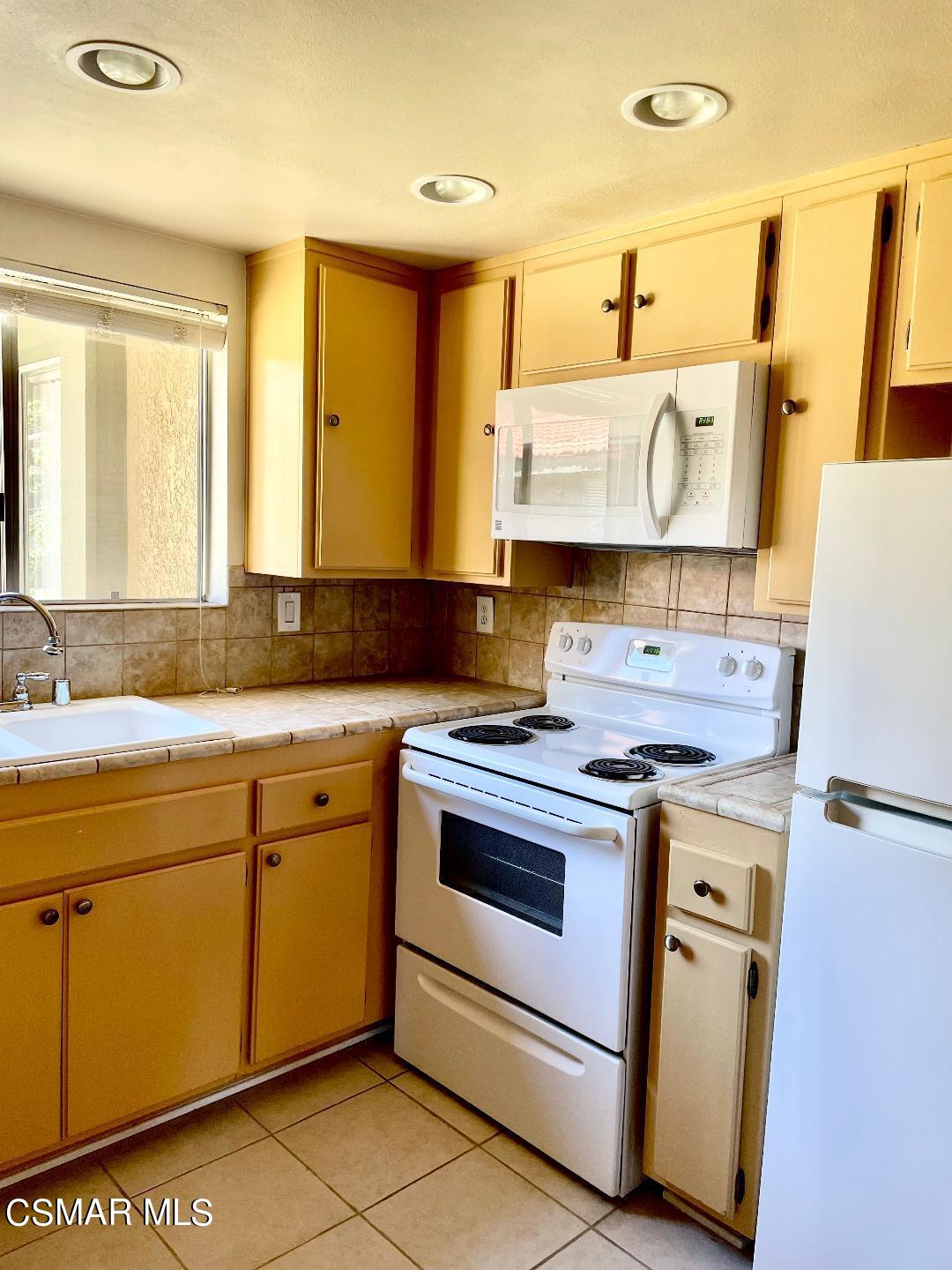 460 Arbor Lane Court, 204