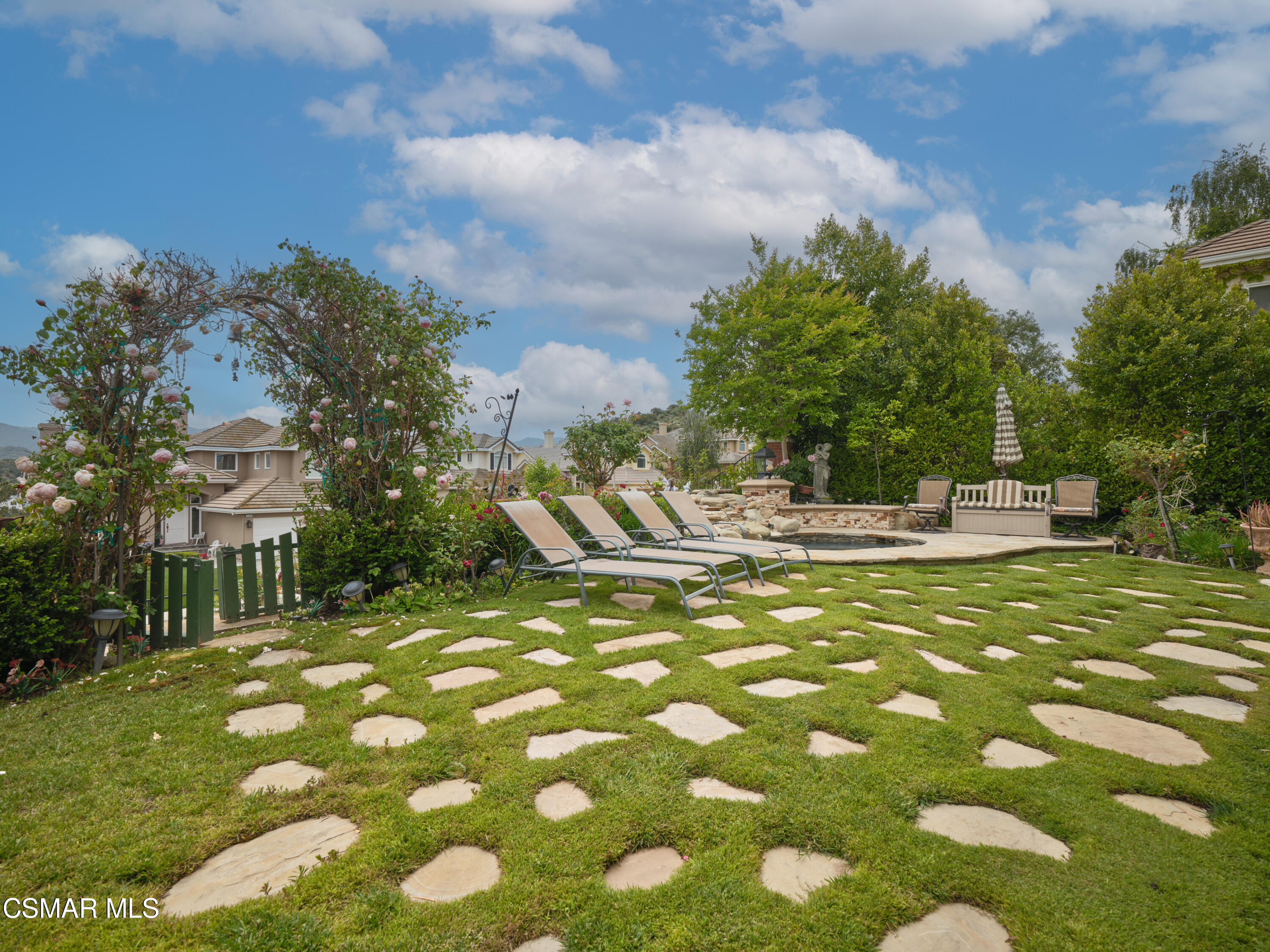 520 Ravensbury Street