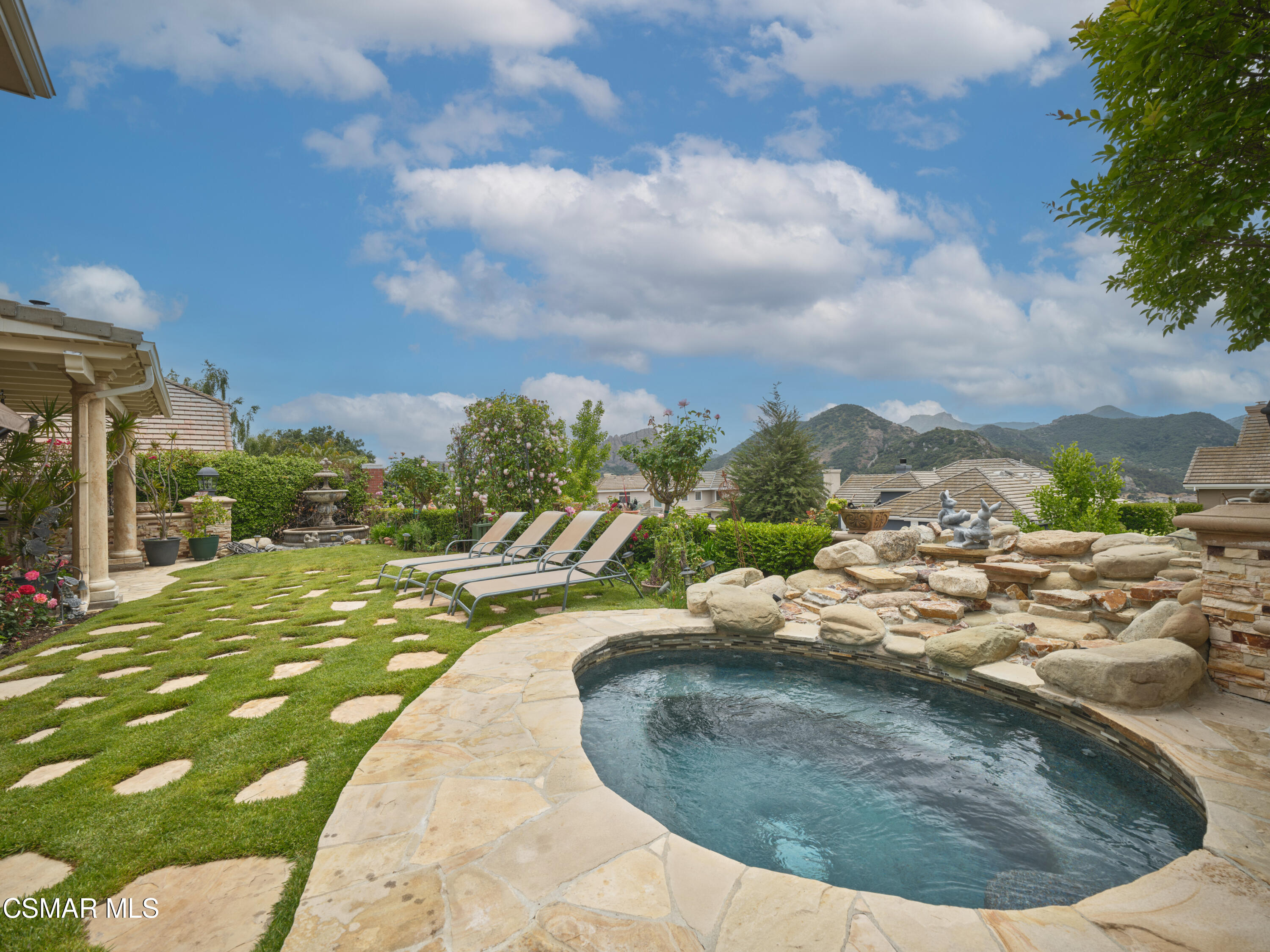 520 Ravensbury Street