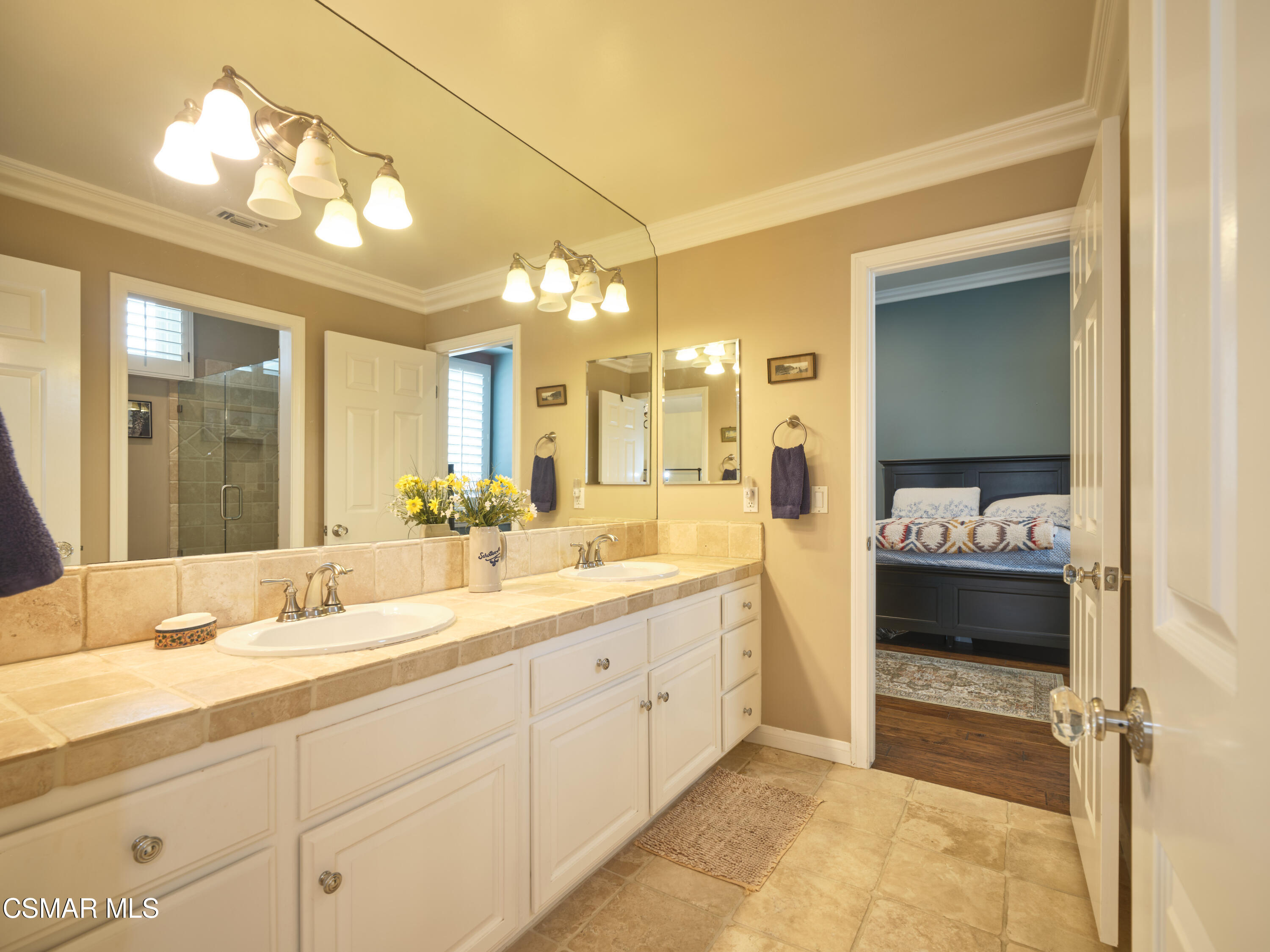 520 Ravensbury Street