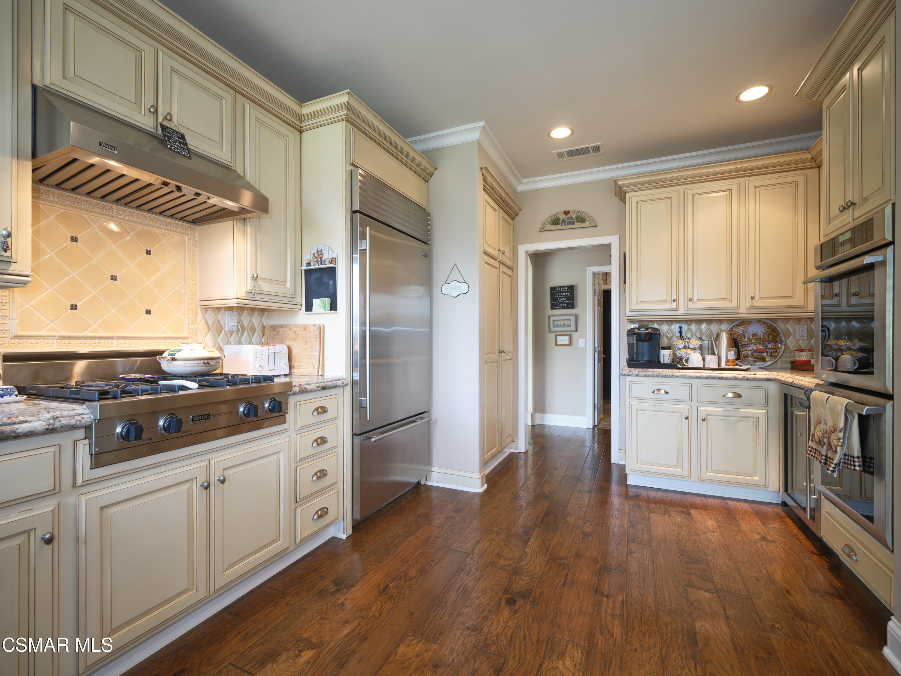 520 Ravensbury Street