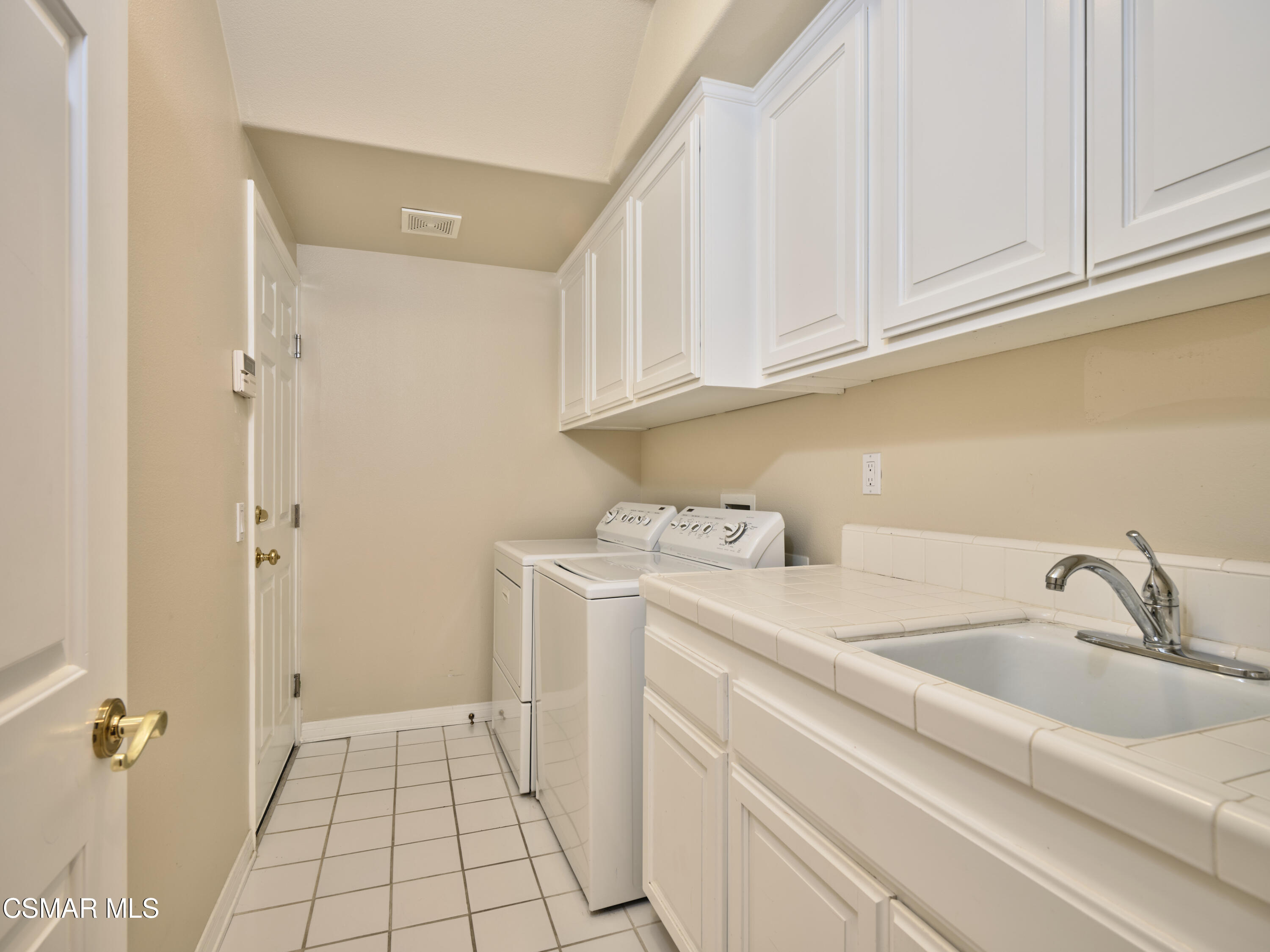 1613 Oakcottage Court