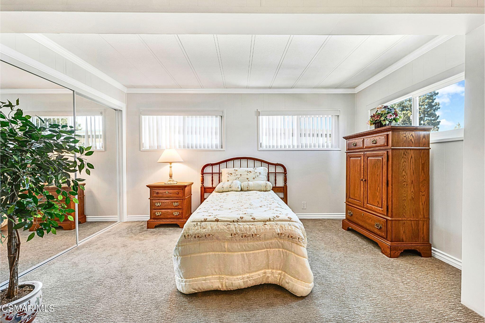 2569 Thunderbird Drive, 112