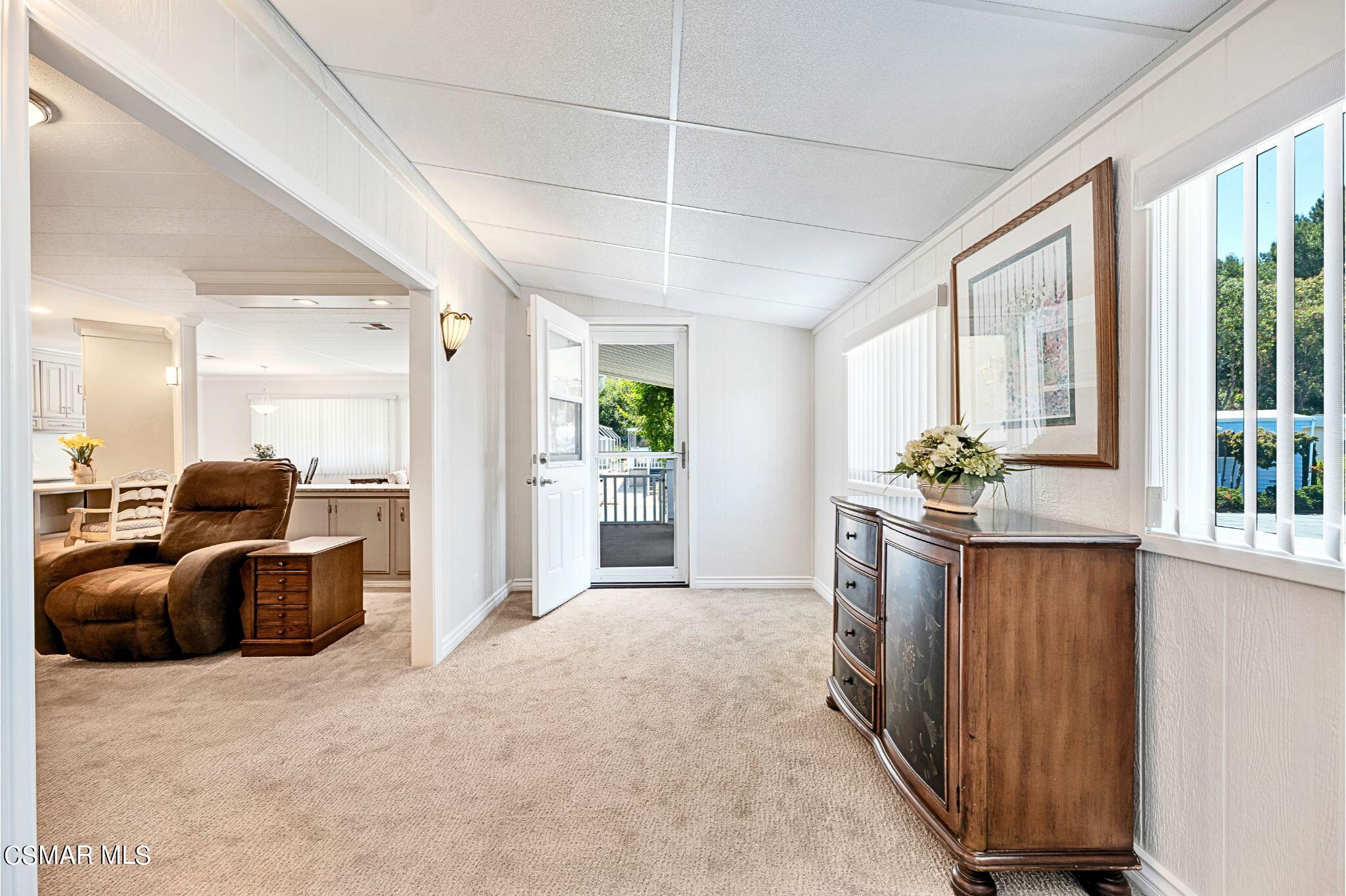 2569 Thunderbird Drive, 112