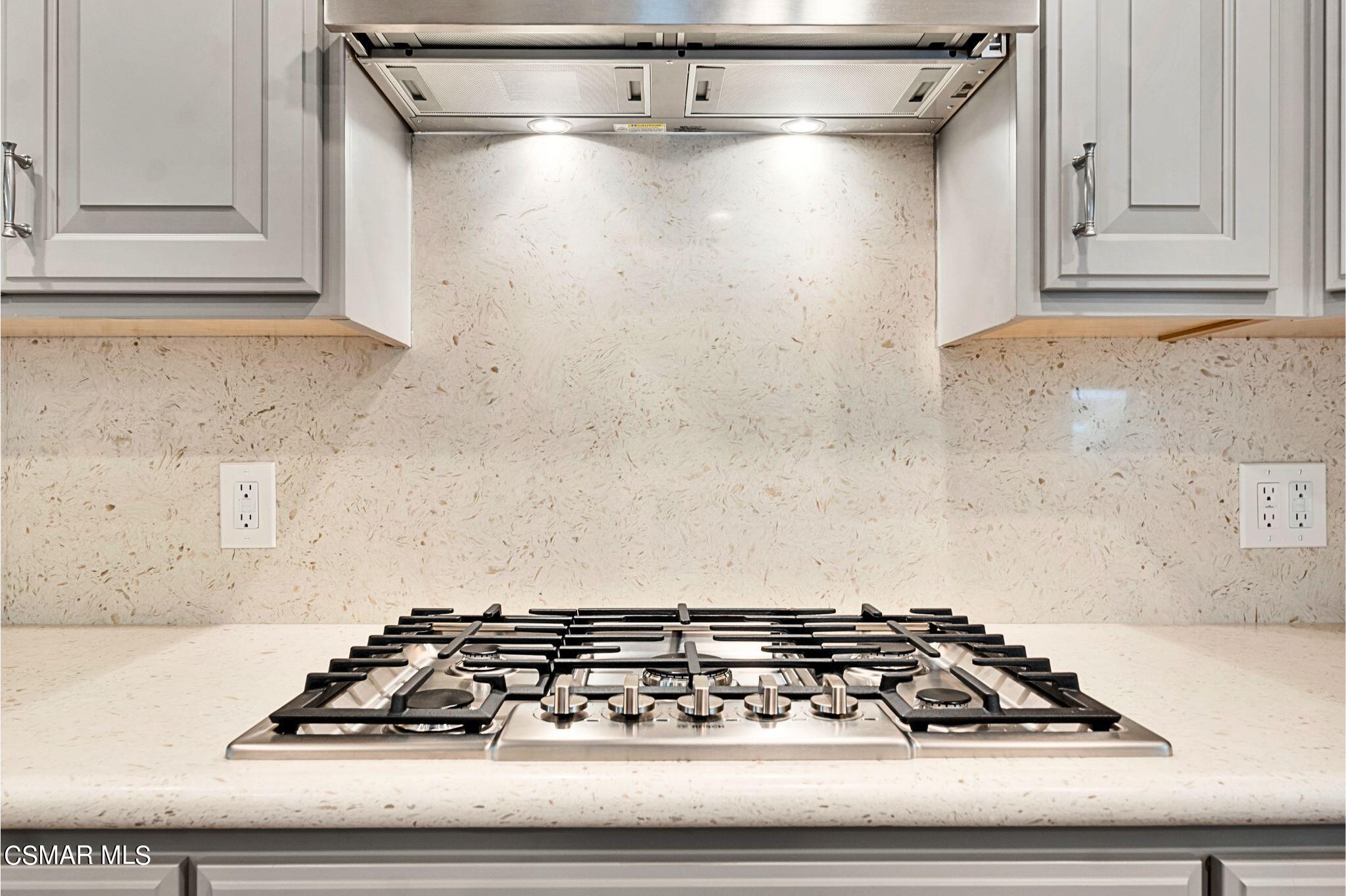 2569 Thunderbird Drive, 112