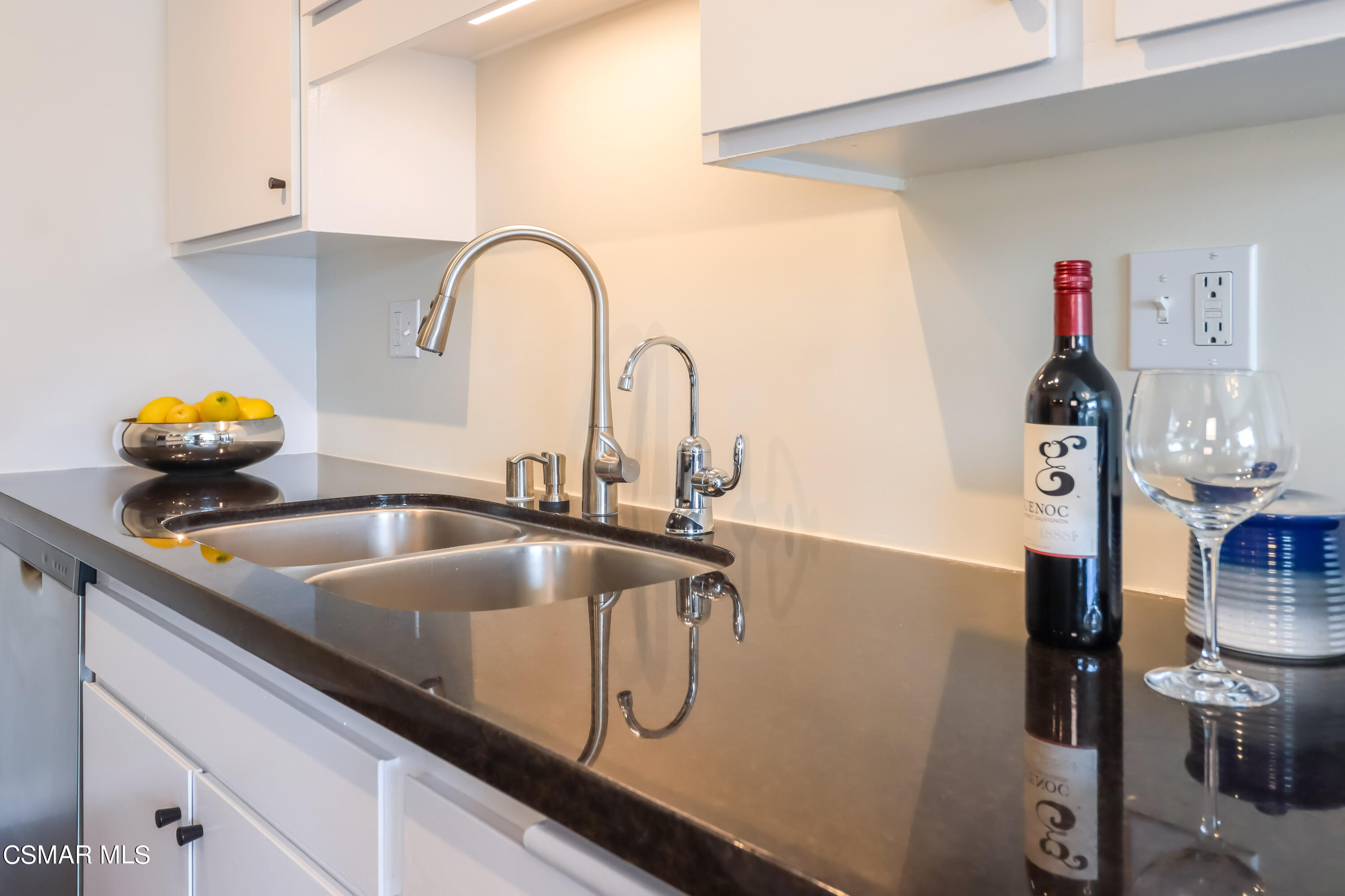 702 Park Avenue, 304