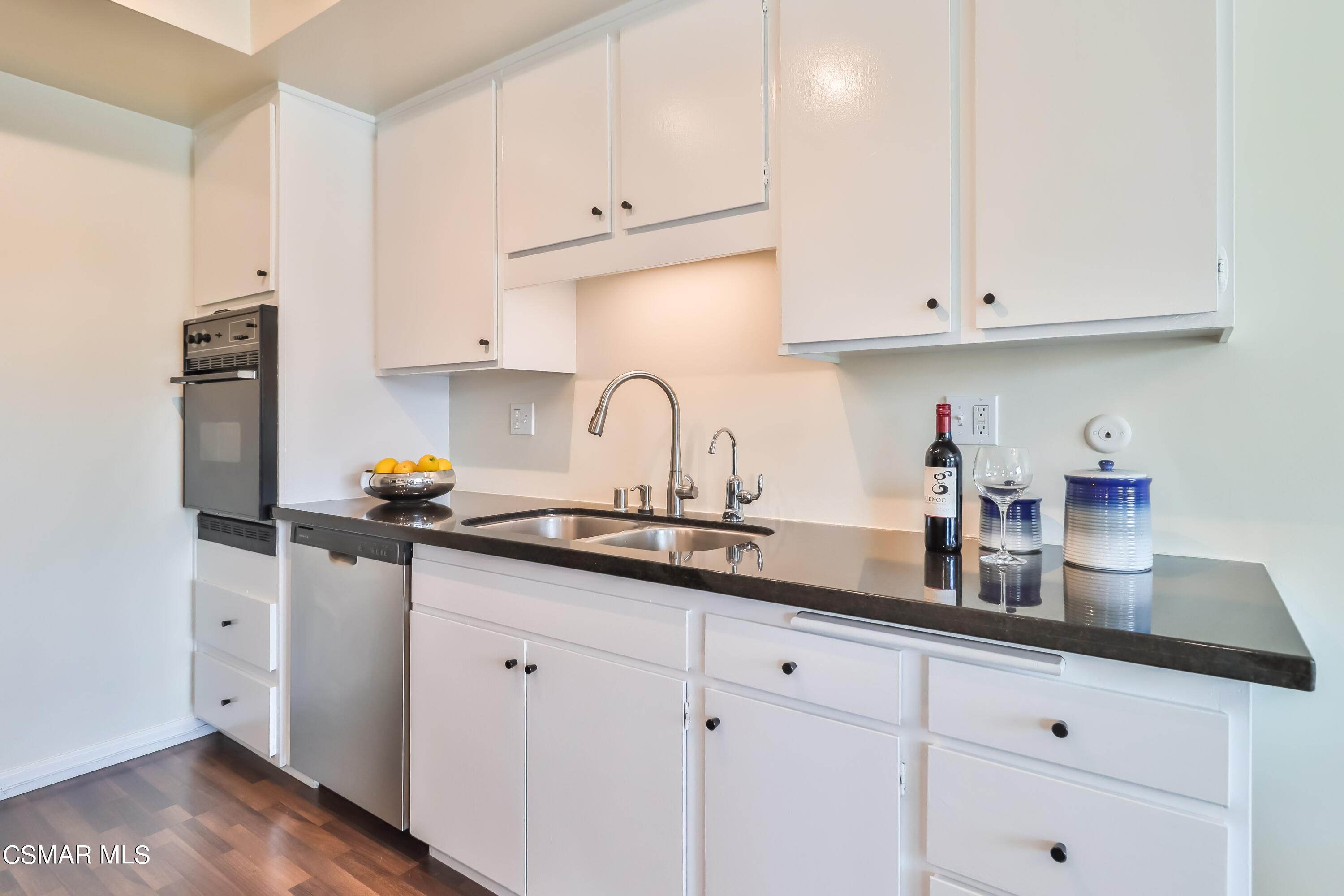 702 Park Avenue, 304