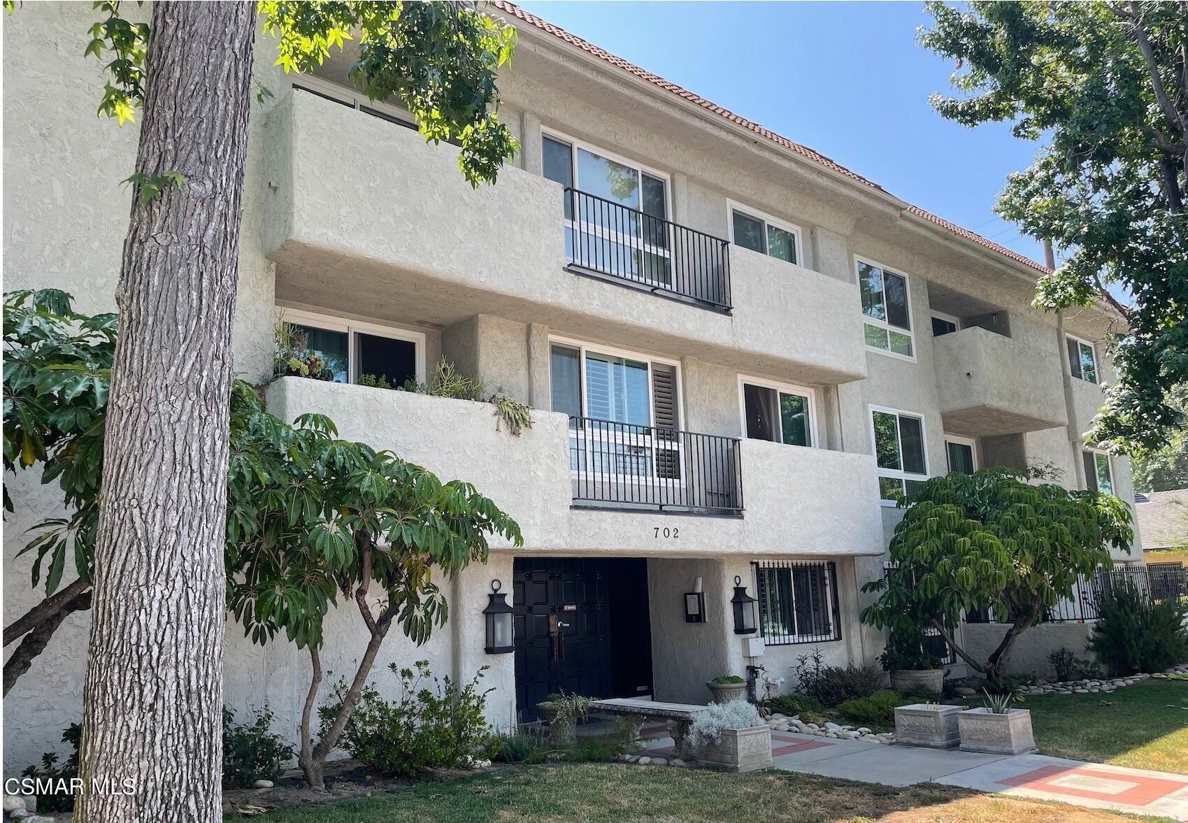 702 Park Avenue, 304