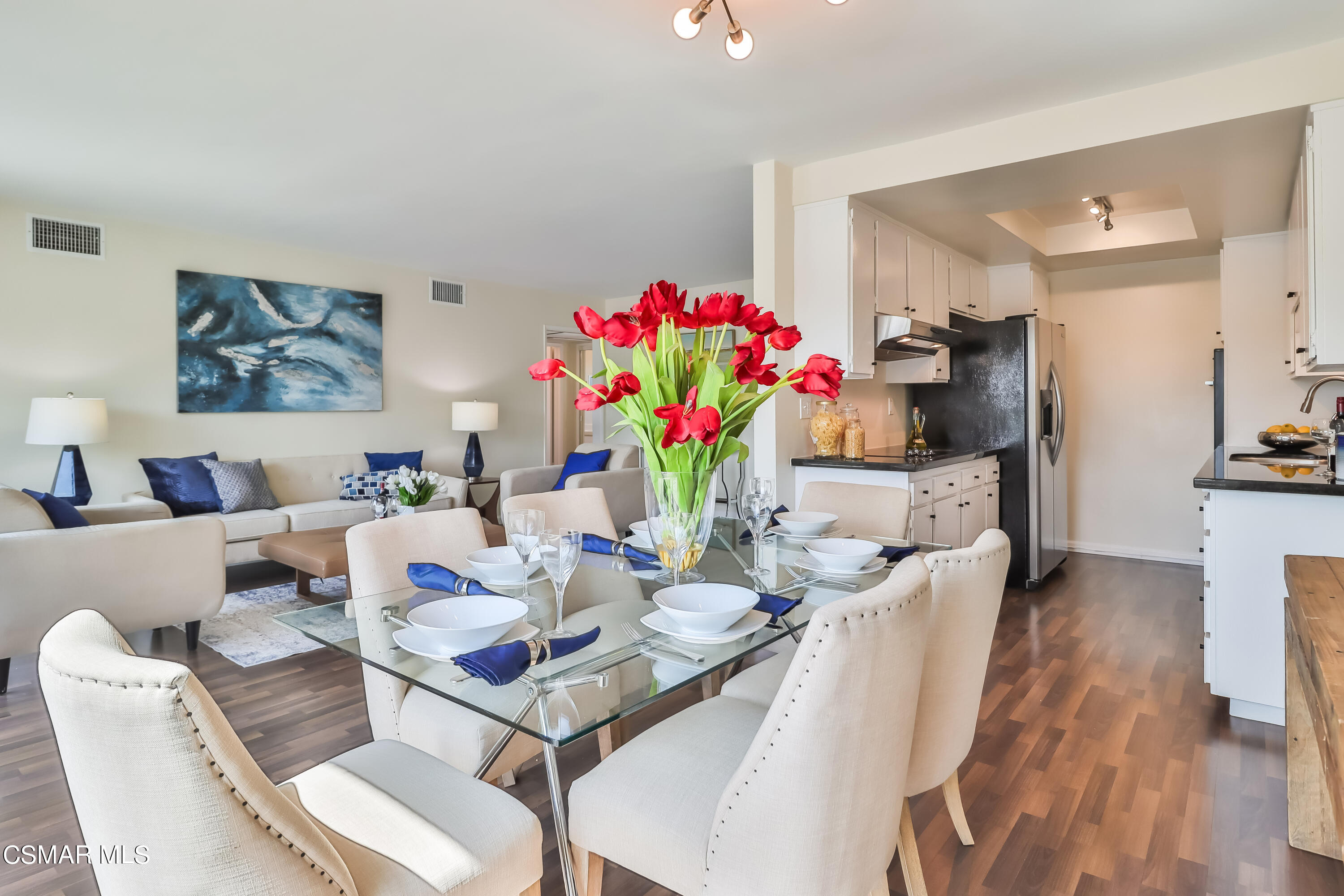 702 Park Avenue, 304