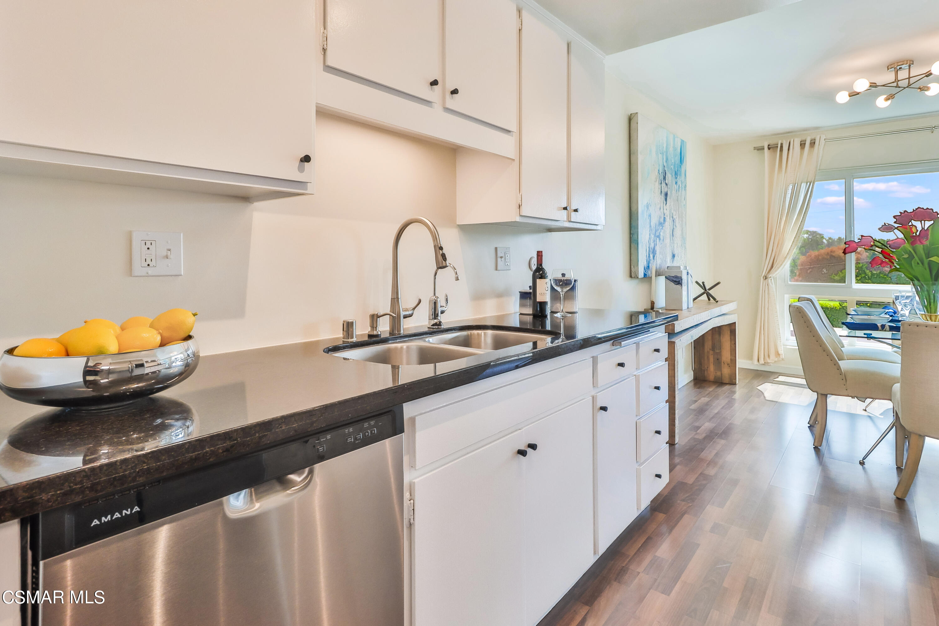 702 Park Avenue, 304