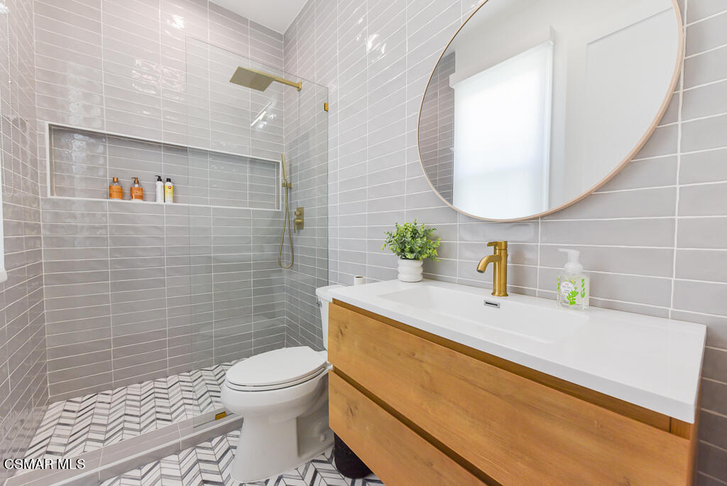 3714 Avenida Callada