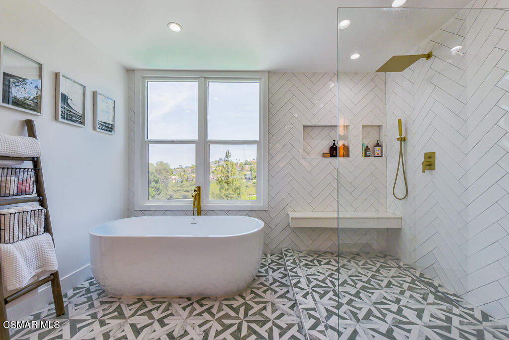 3714 Avenida Callada