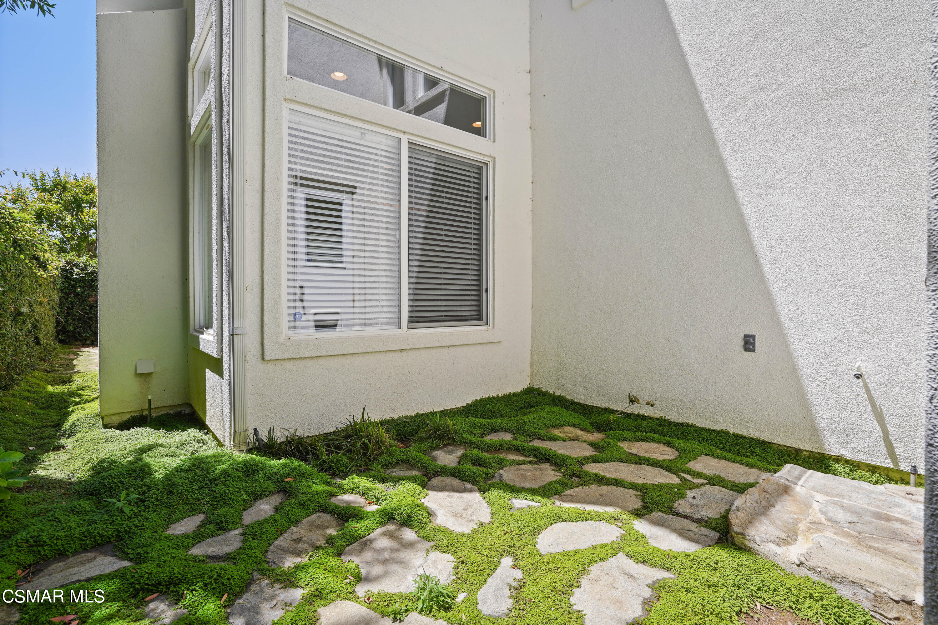 6077 Mandeville Place