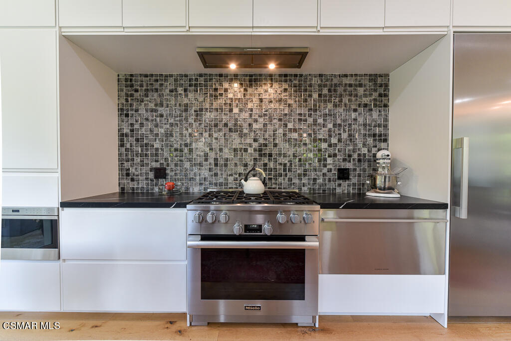 4742 Club View Drive