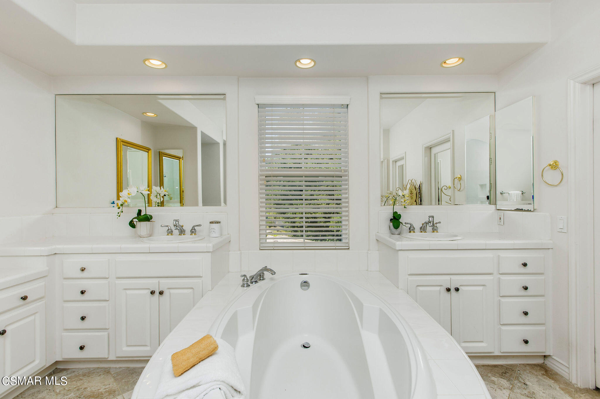 1035 N Country Club Drive