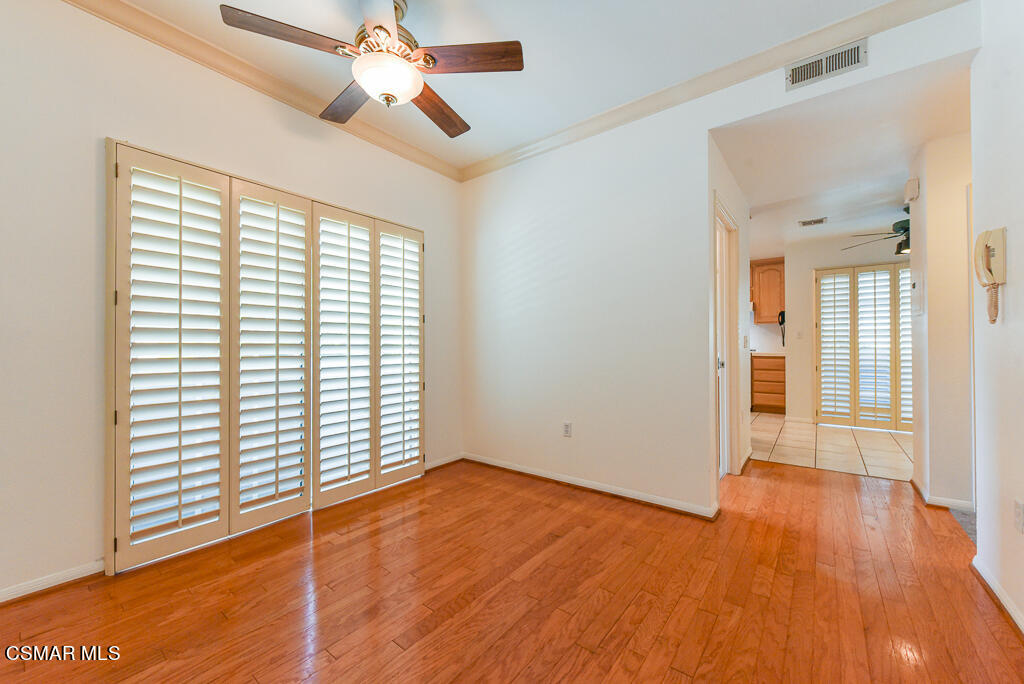 13030 Moorpark Street, 1