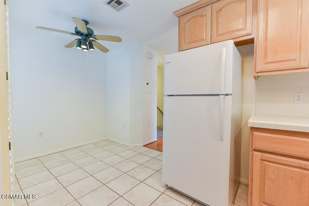 13030 Moorpark Street, 1