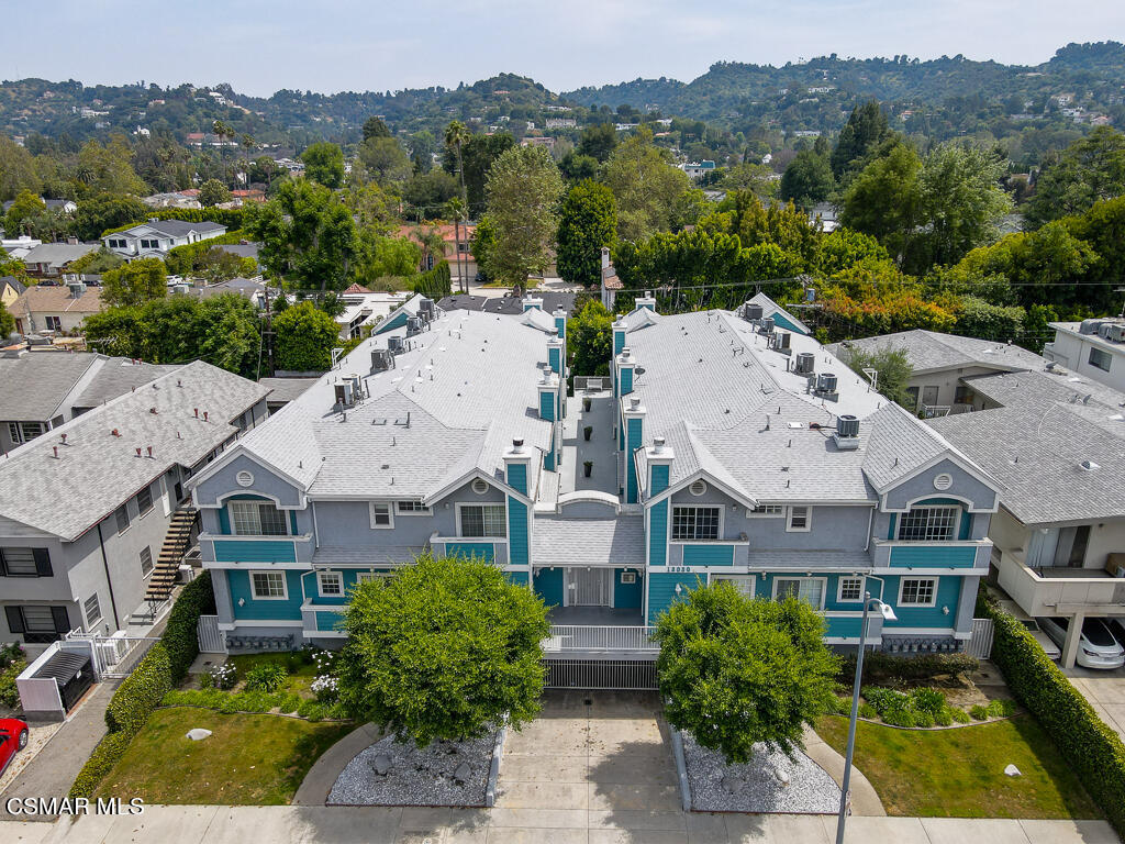 13030 Moorpark Street, 1