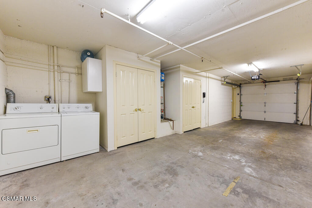 13030 Moorpark Street, 1