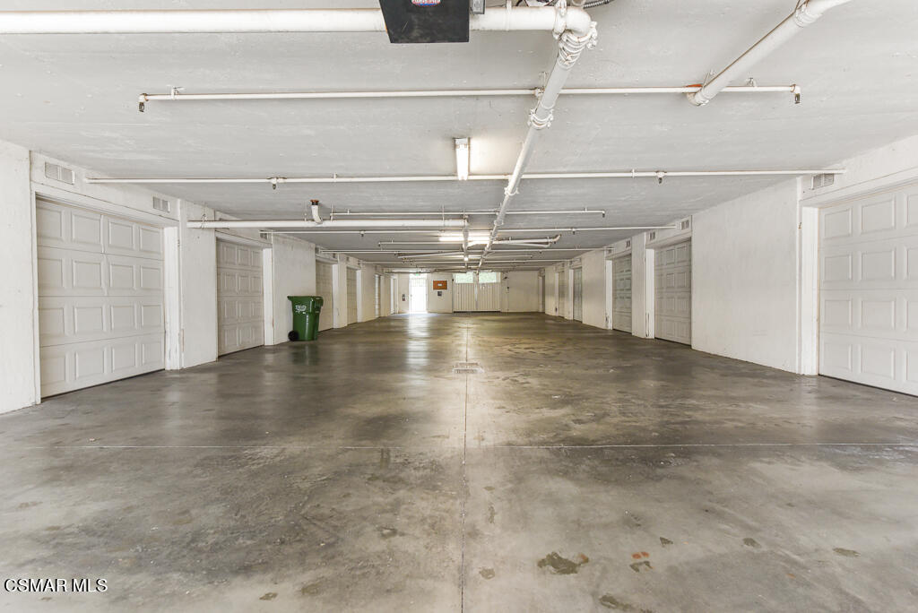 13030 Moorpark Street, 1