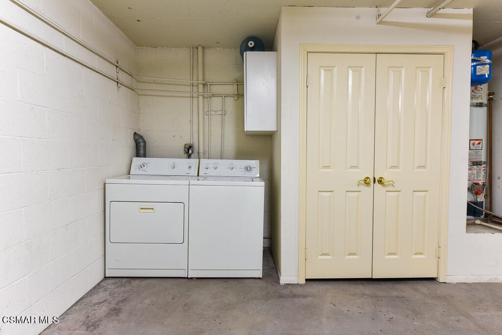 13030 Moorpark Street, 1