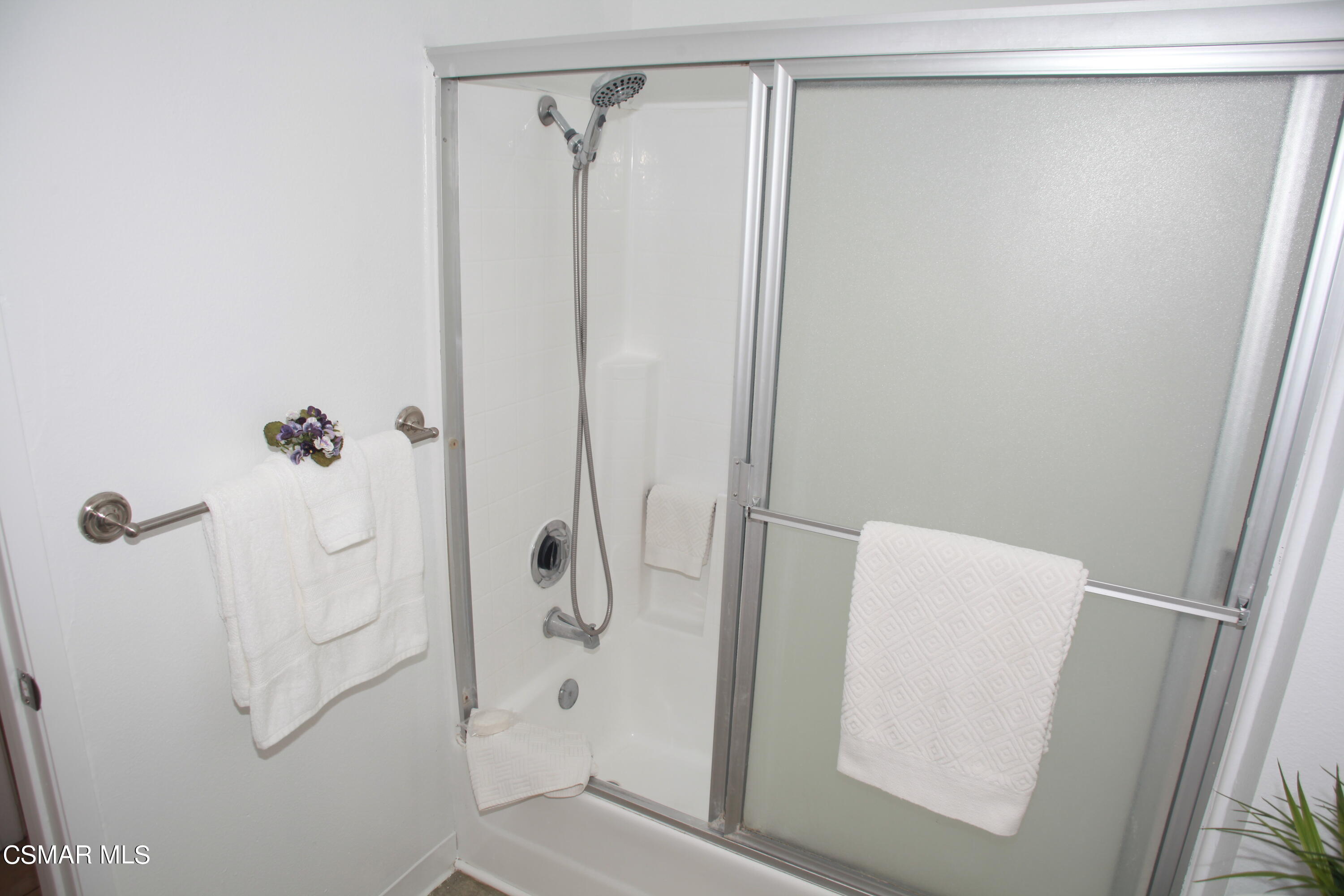 2328 Archwood Lane, 68