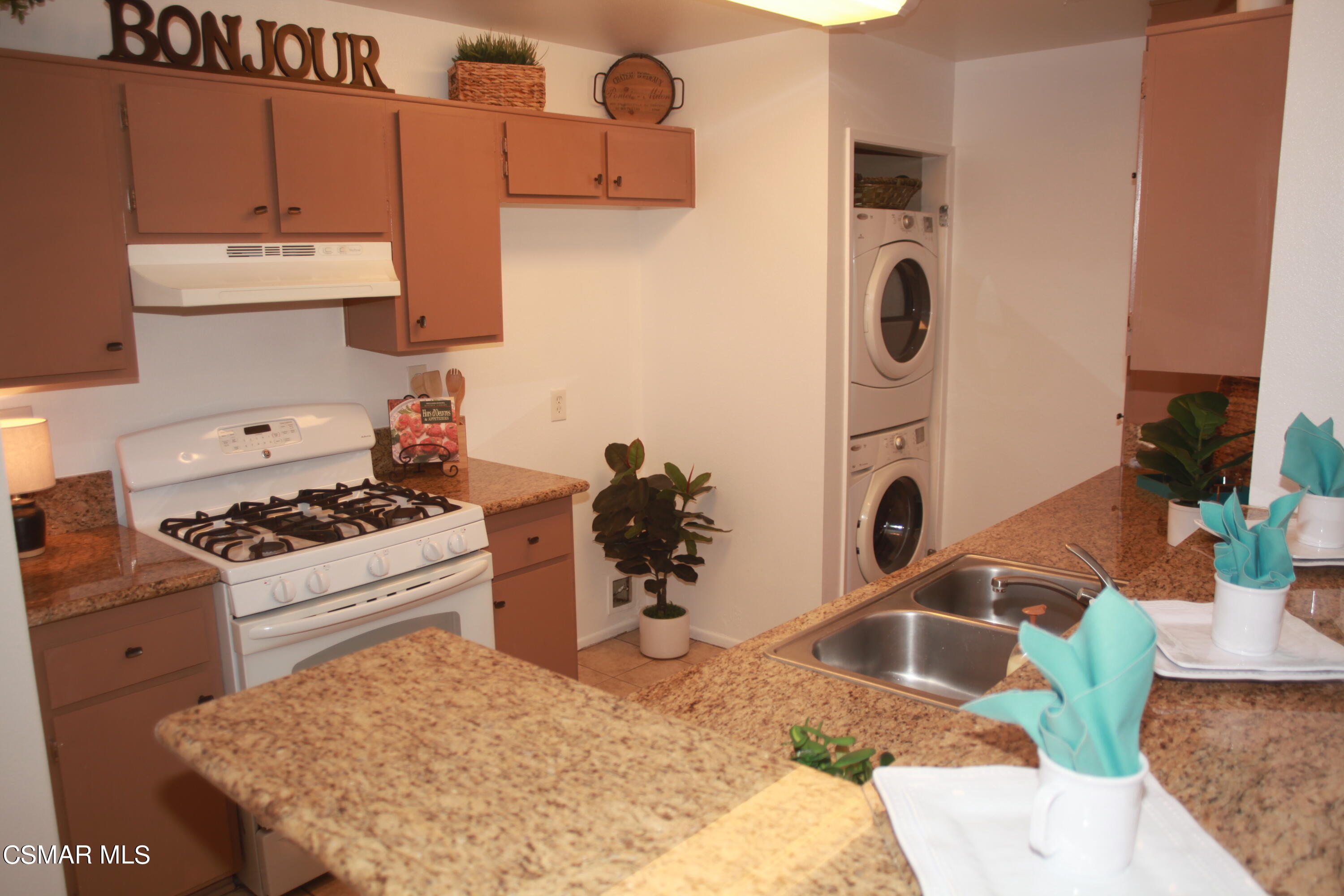 2328 Archwood Lane, 68