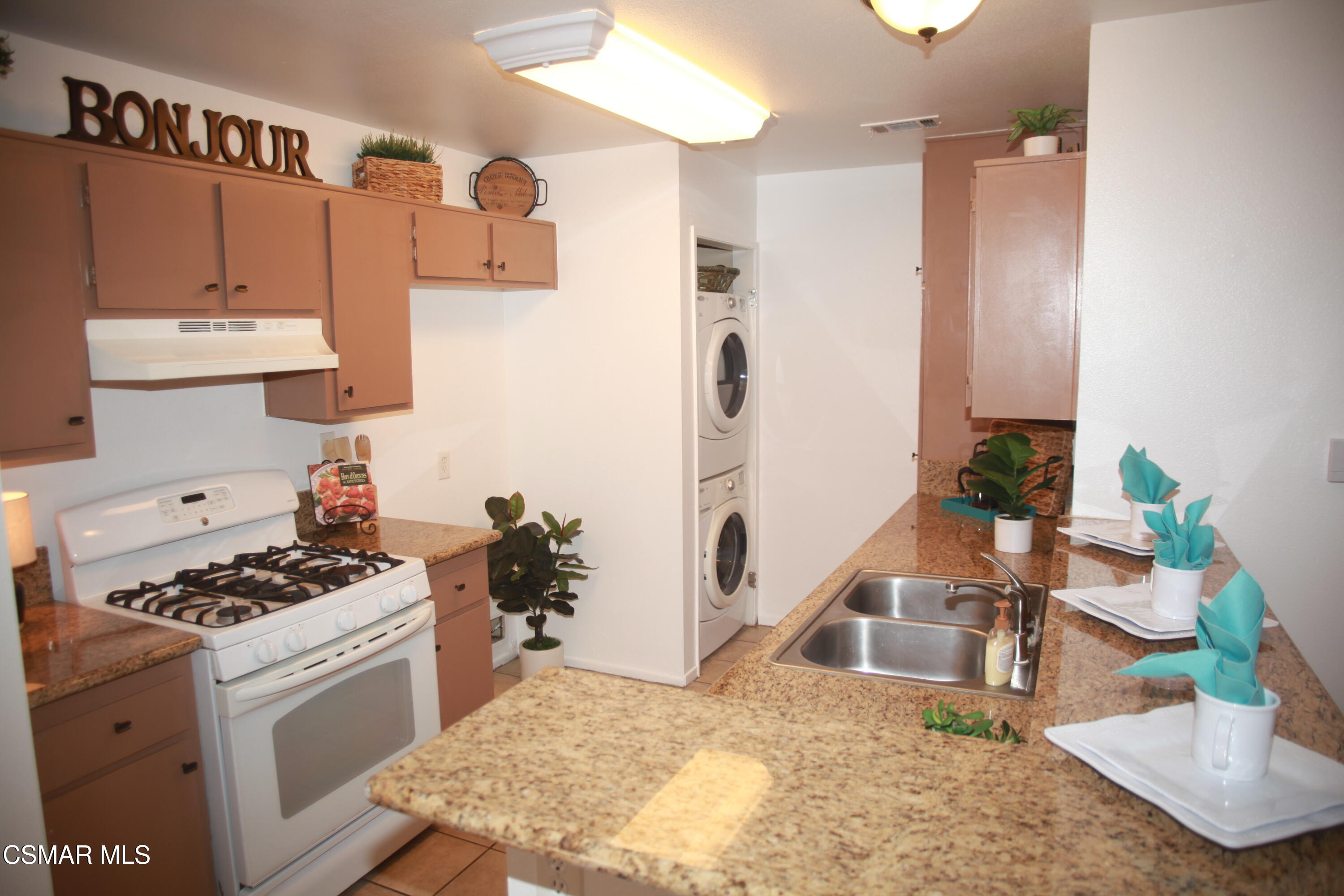 2328 Archwood Lane, 68