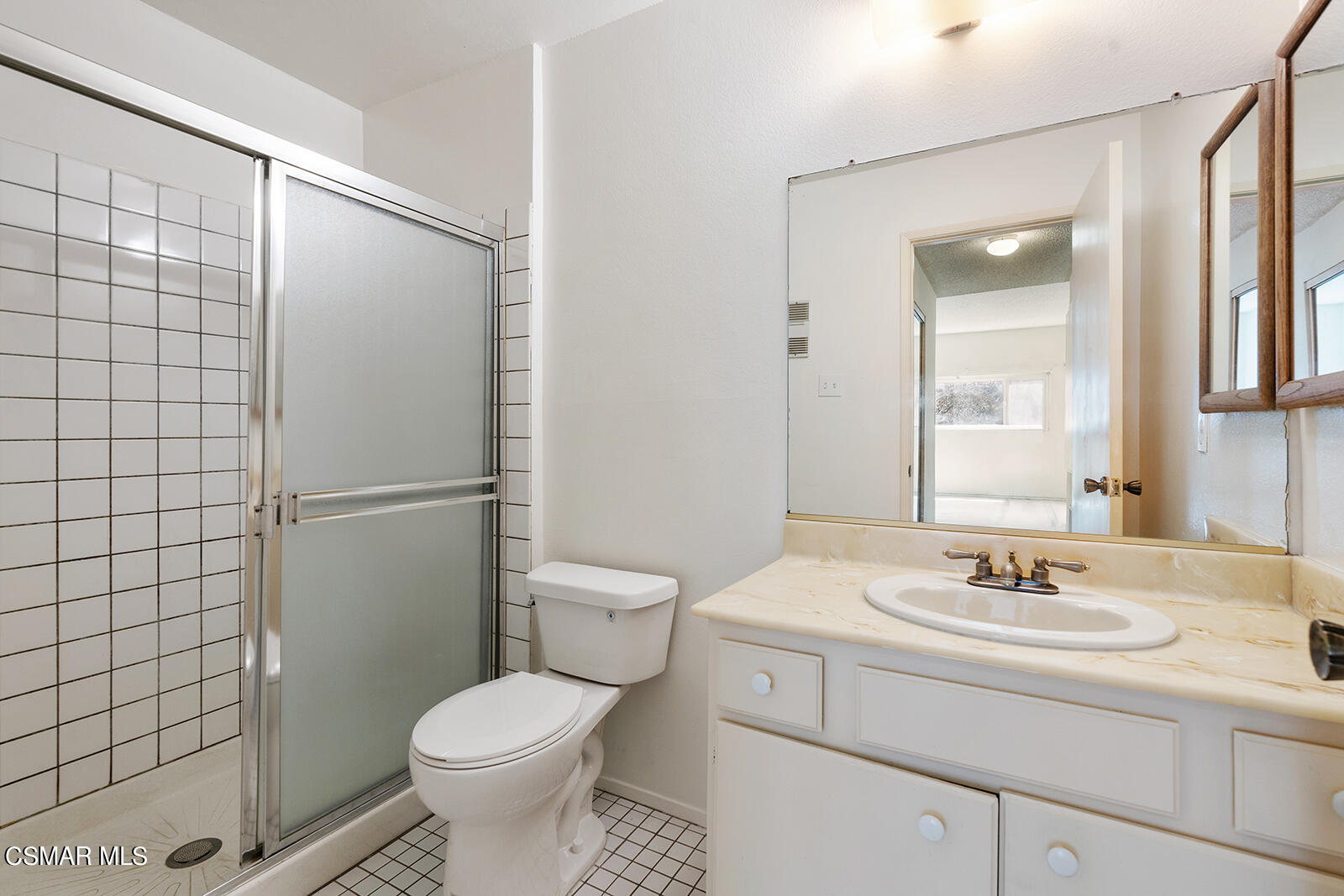 14607 Erwin Street, 106