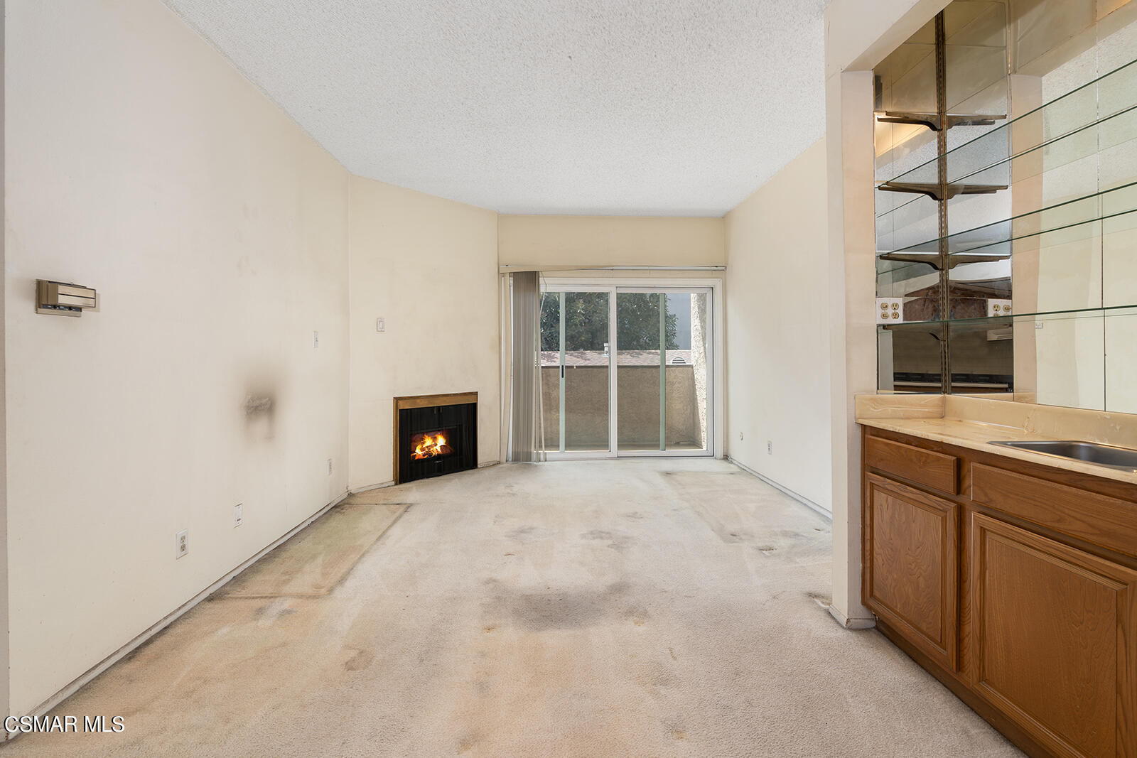 14607 Erwin Street, 106