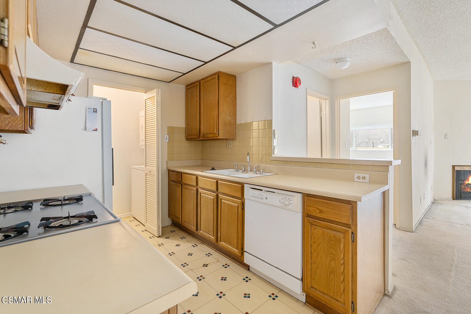 14607 Erwin Street, 106