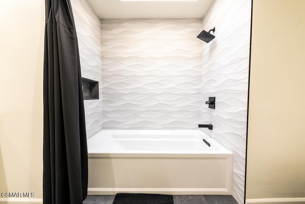 1725 Royal Saint George Drive