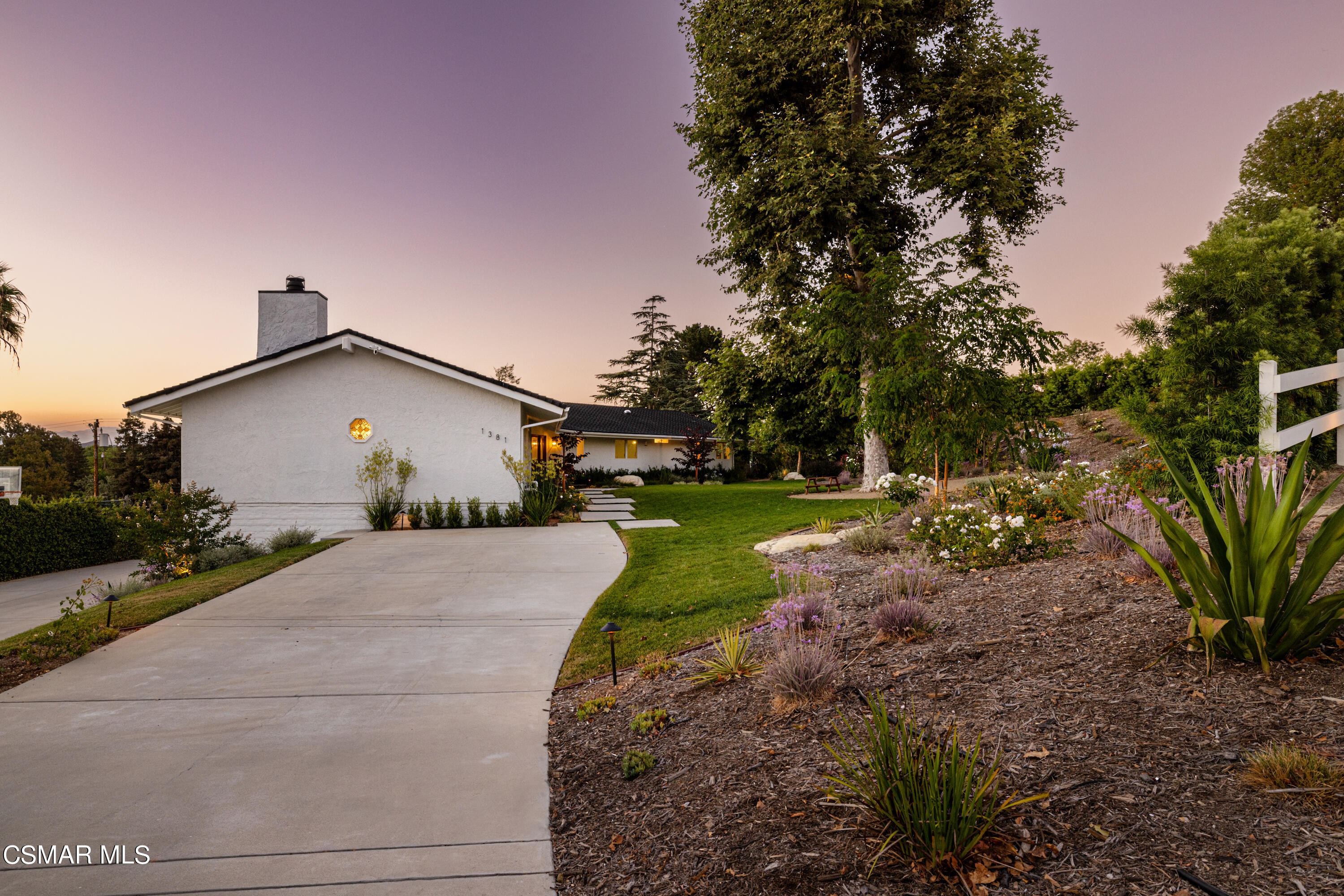 1381 La Peresa Drive