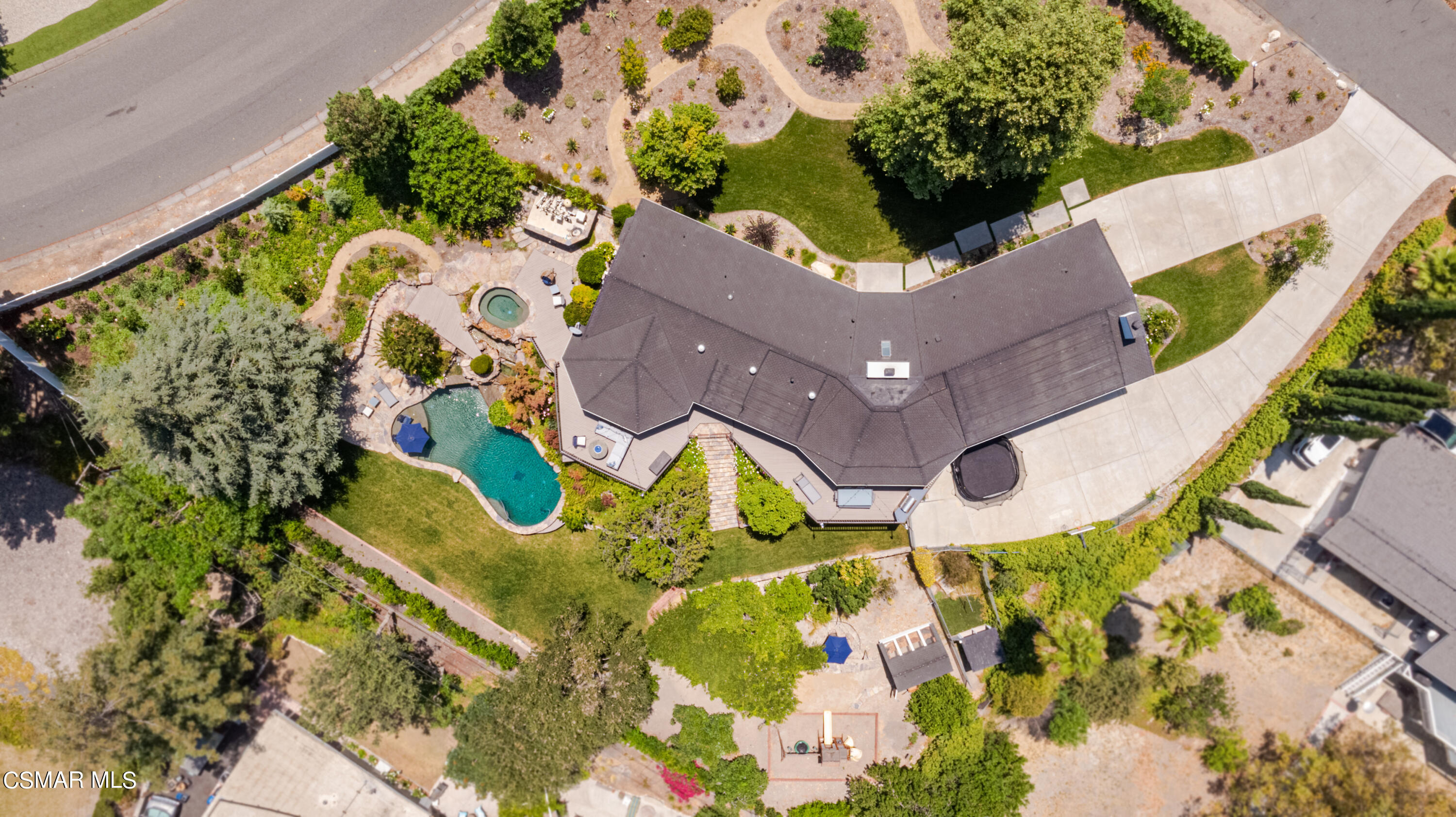 1381 La Peresa Drive