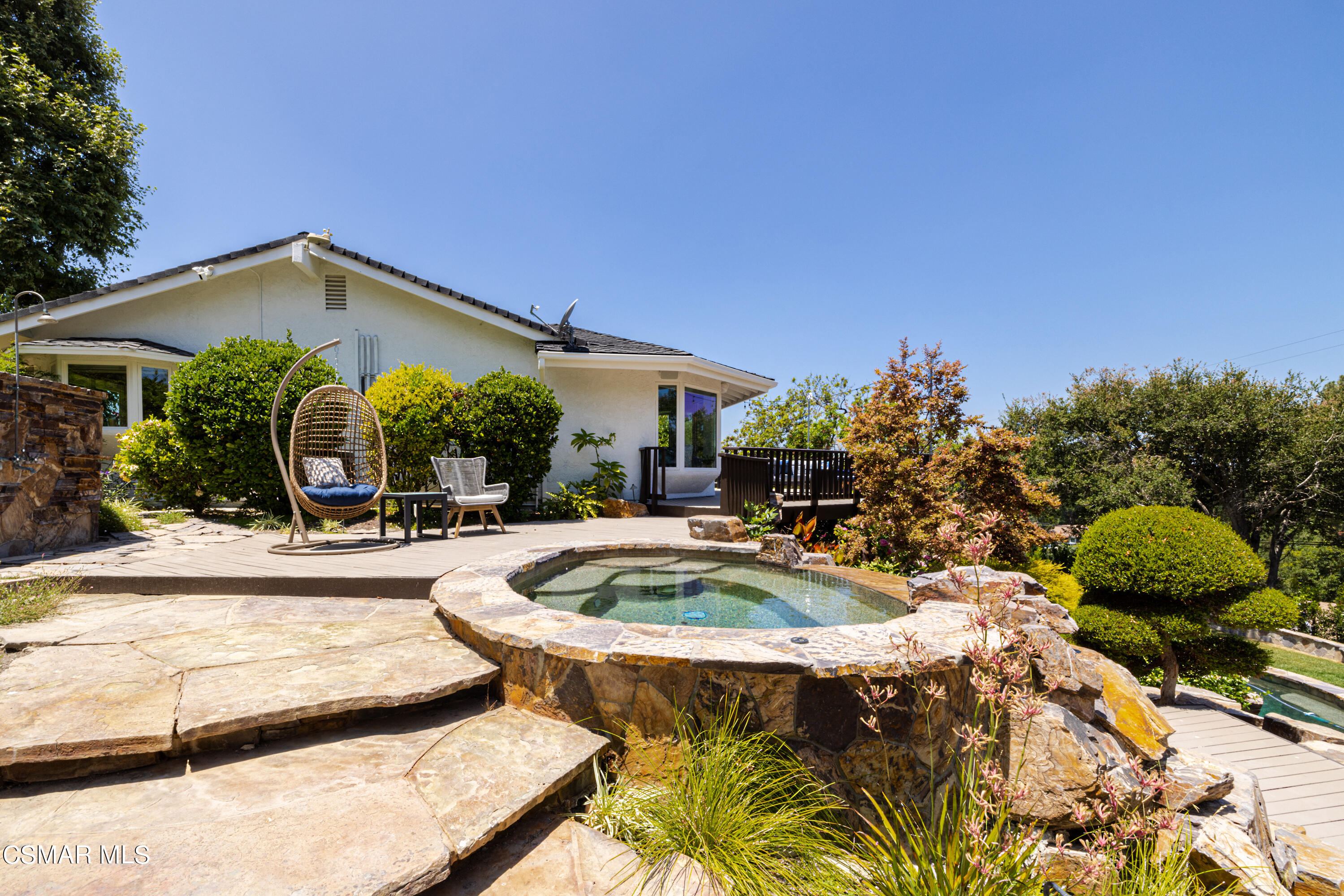 1381 La Peresa Drive