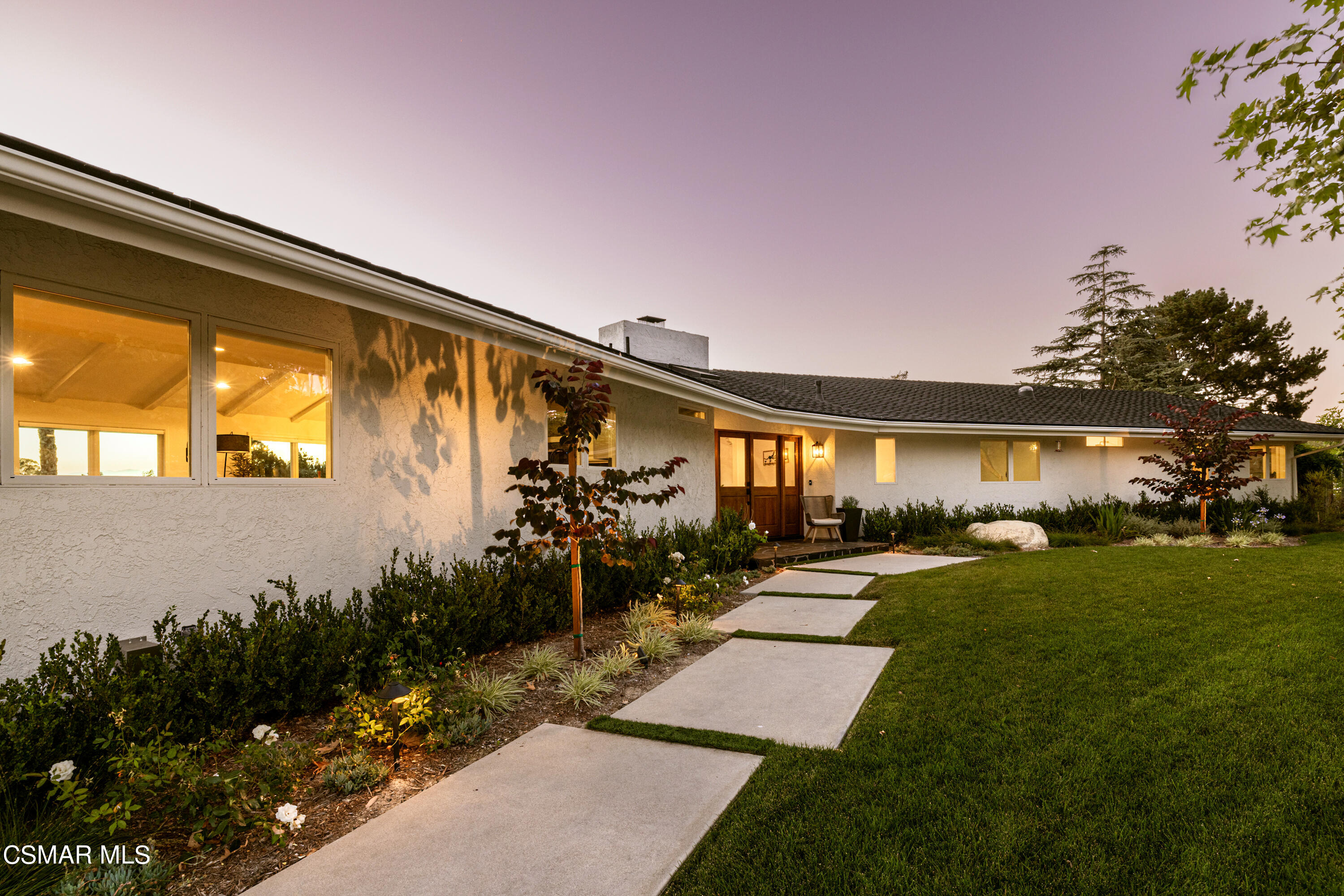 1381 La Peresa Drive