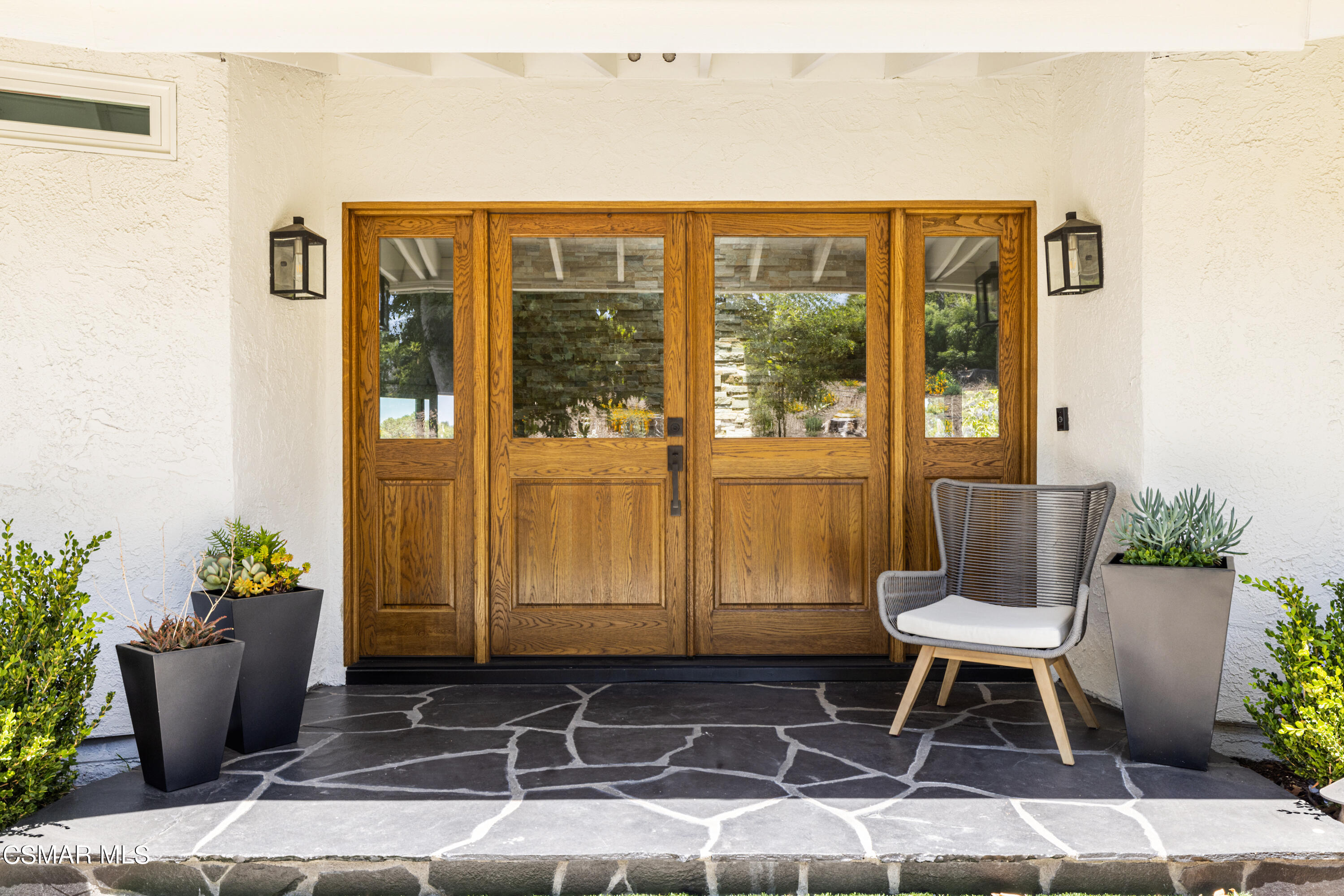 1381 La Peresa Drive