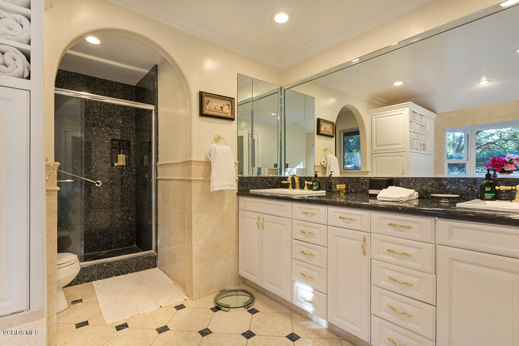 4090 Cresthaven Drive