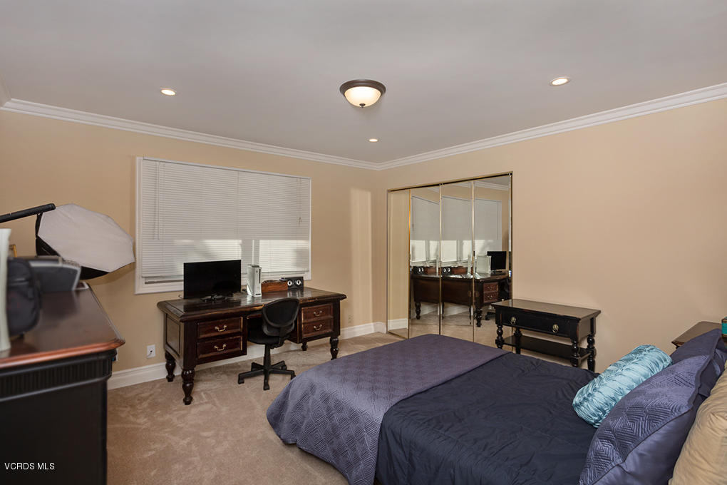 4090 Cresthaven Drive