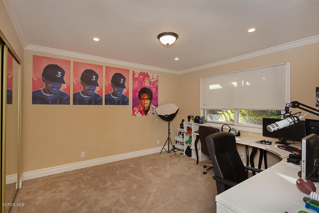 4090 Cresthaven Drive