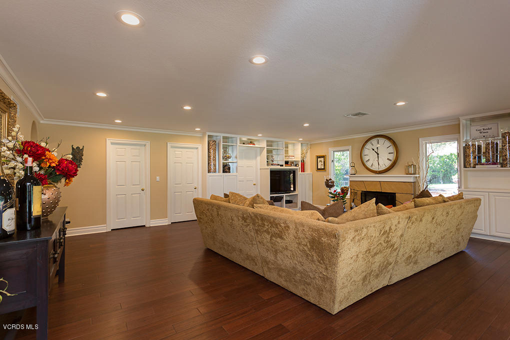 4090 Cresthaven Drive