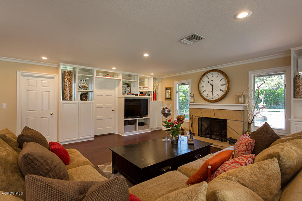 4090 Cresthaven Drive