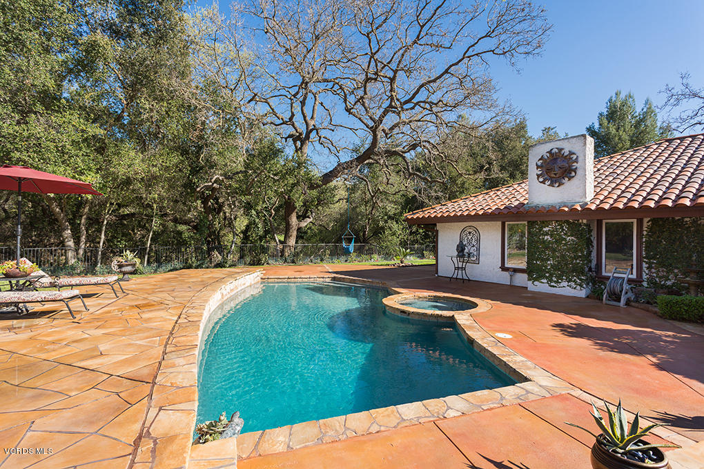 4090 Cresthaven Drive