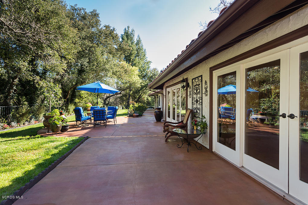 4090 Cresthaven Drive