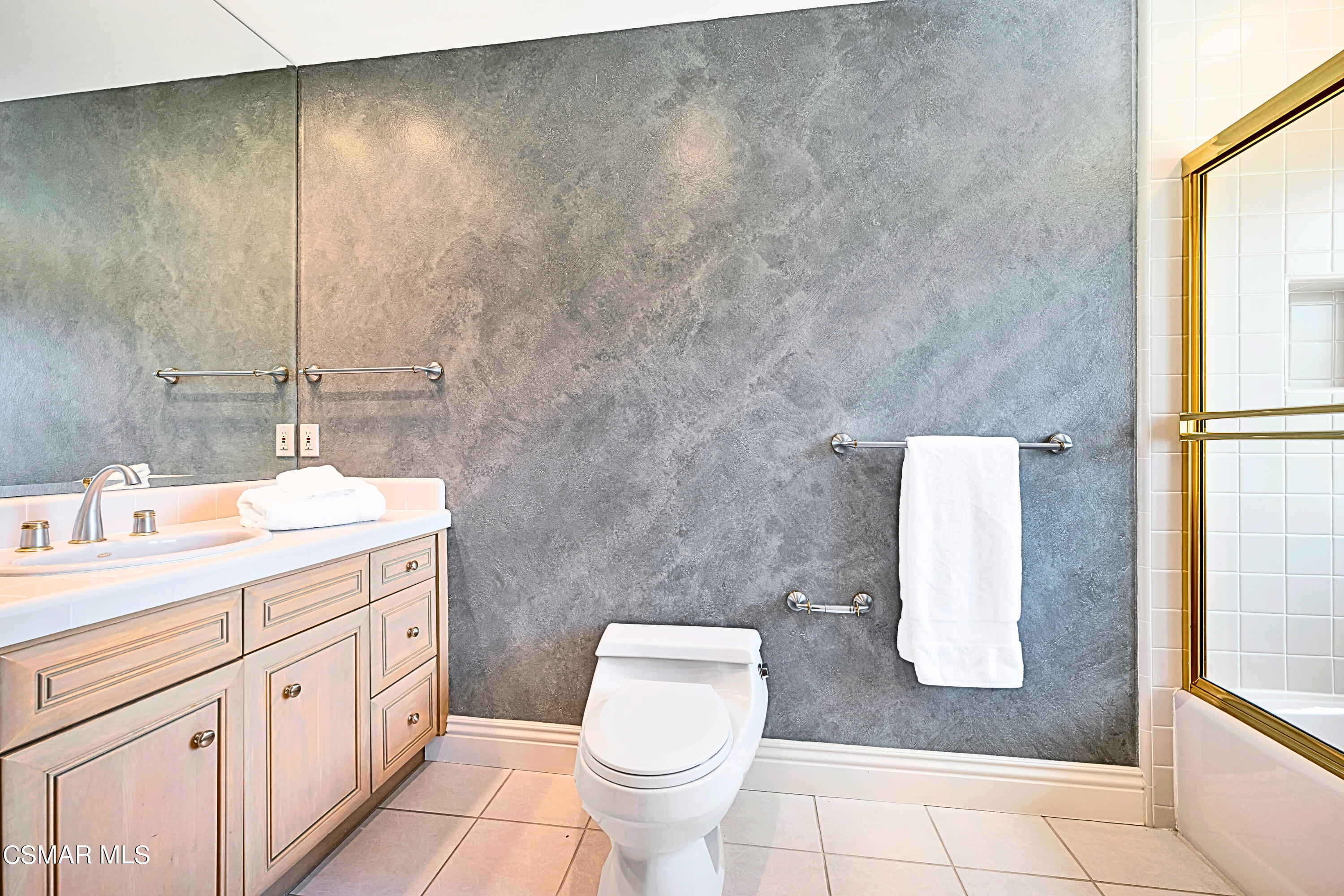 1687 Castlebridge Court