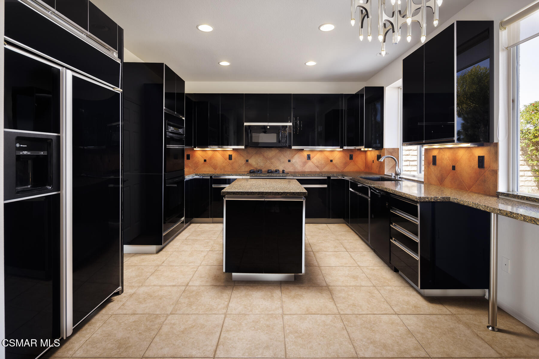 1987 Seabreeze Street