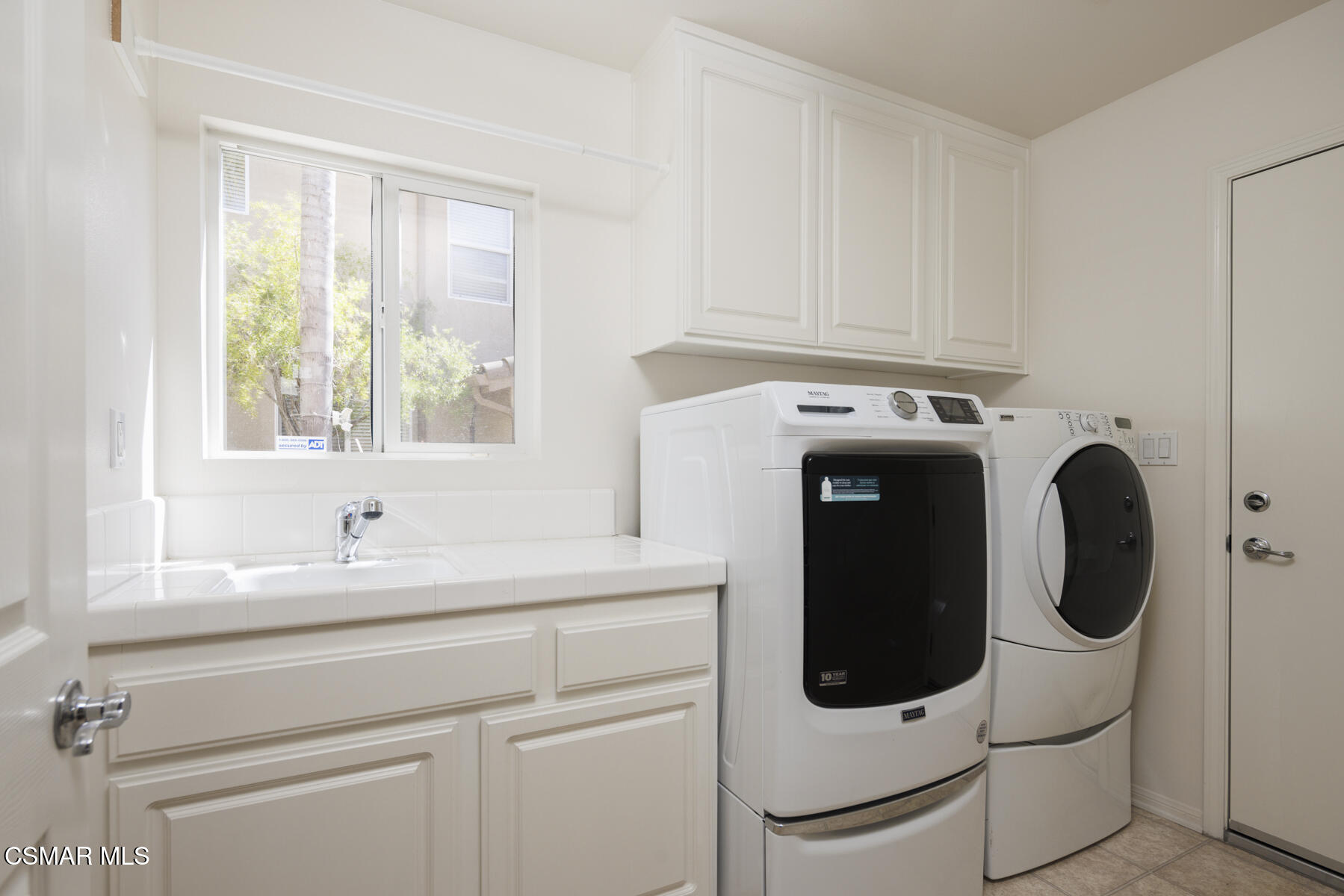 1987 Seabreeze Street