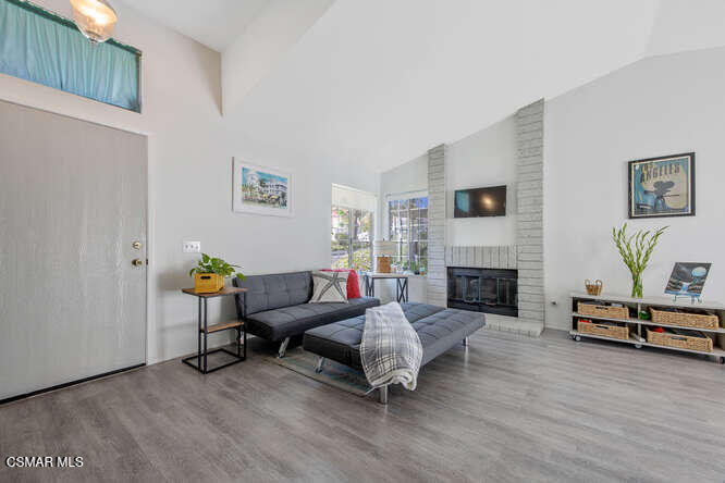 950 Quarterhorse Lane