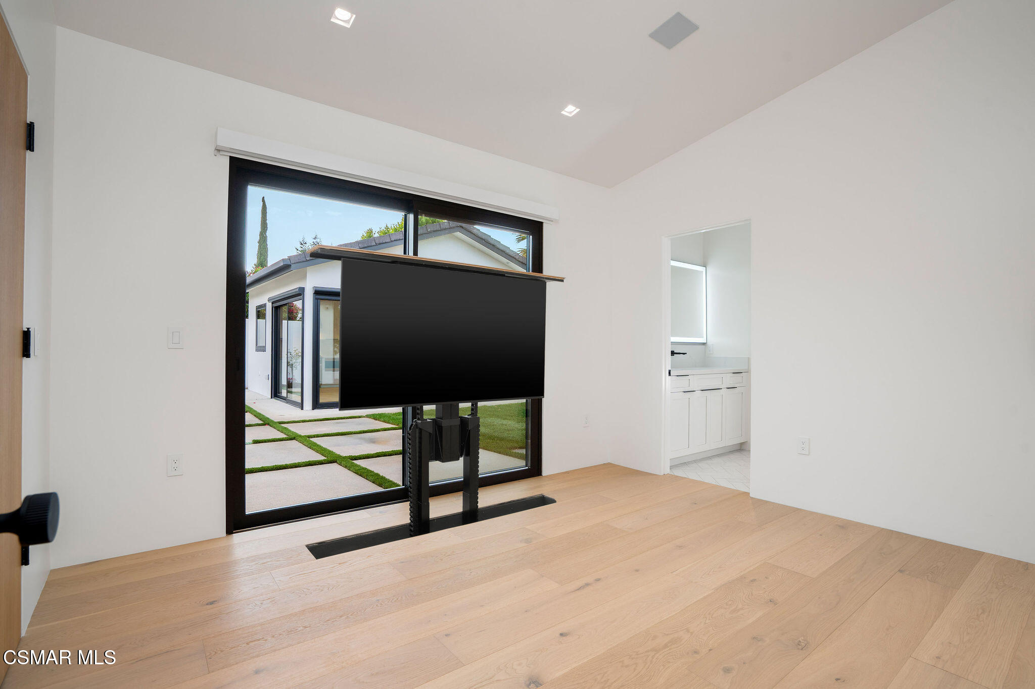 32001 Watergate Court